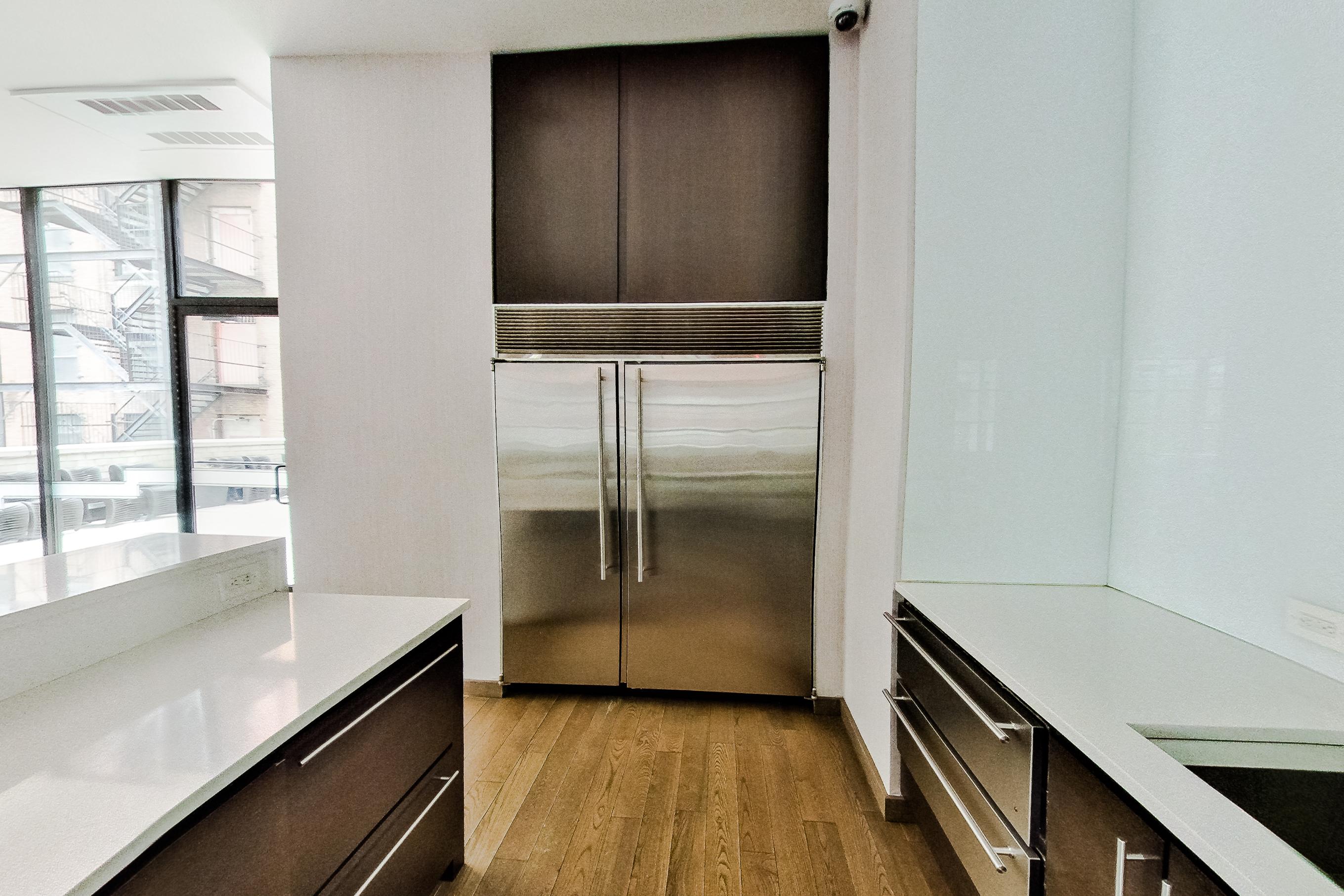 RESIDENT LOUNGE KITCHEN