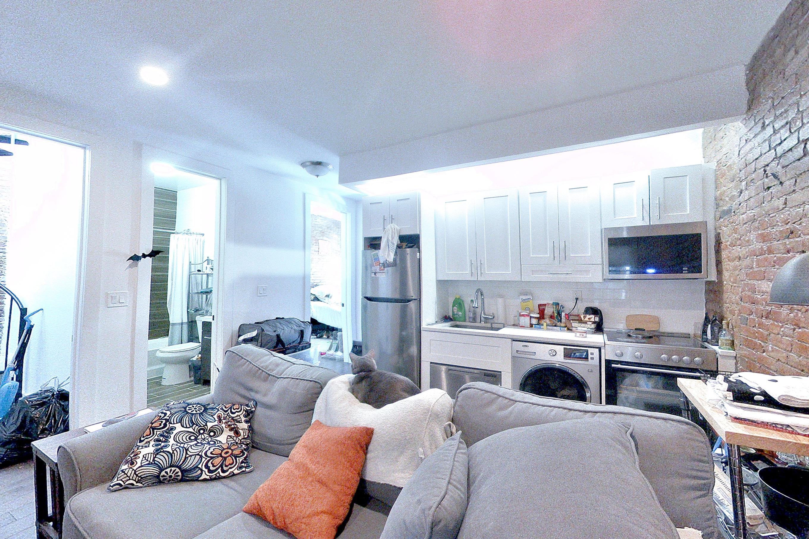 LIVINGROOM