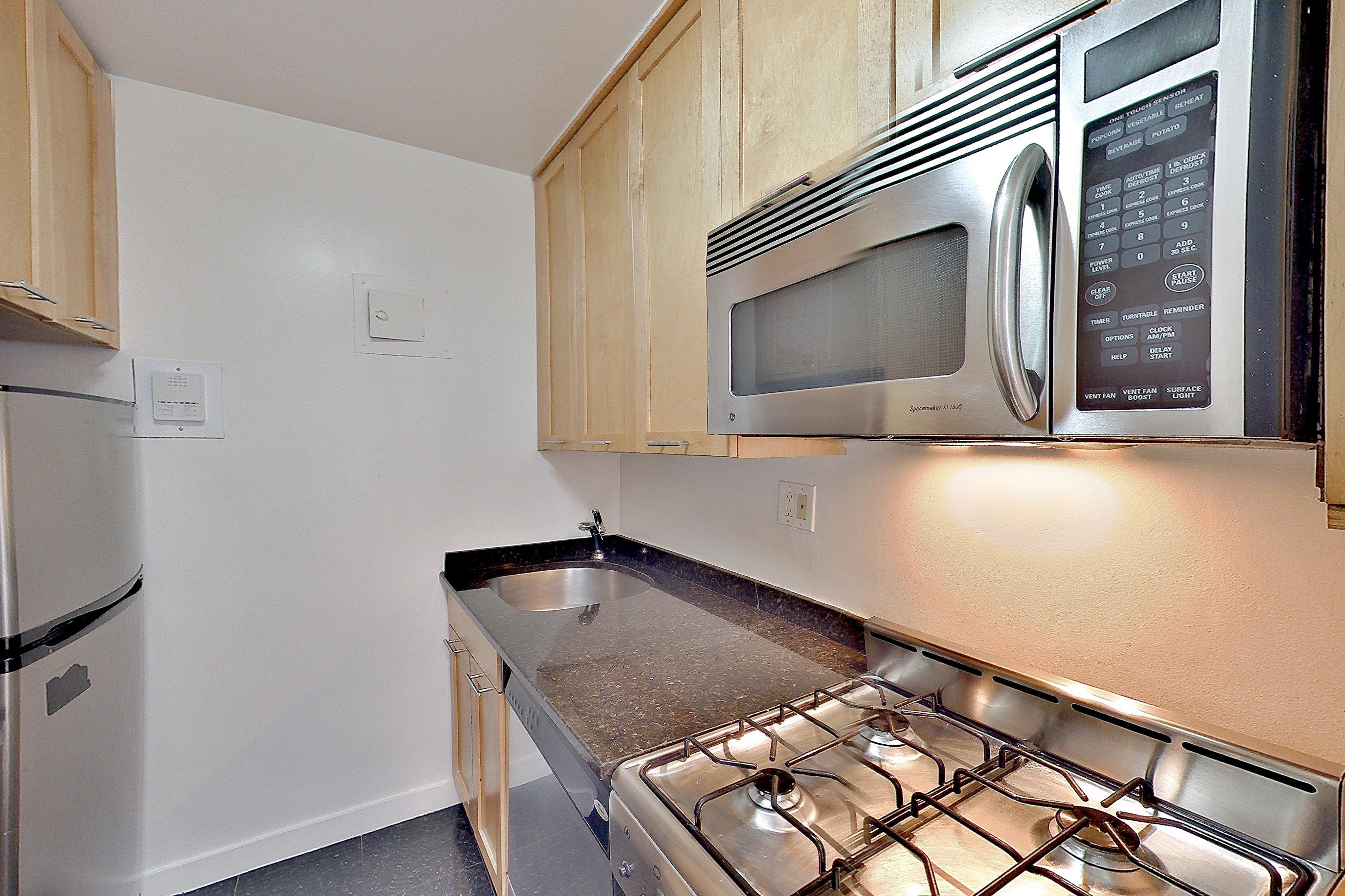 KITCHEN CLOSET