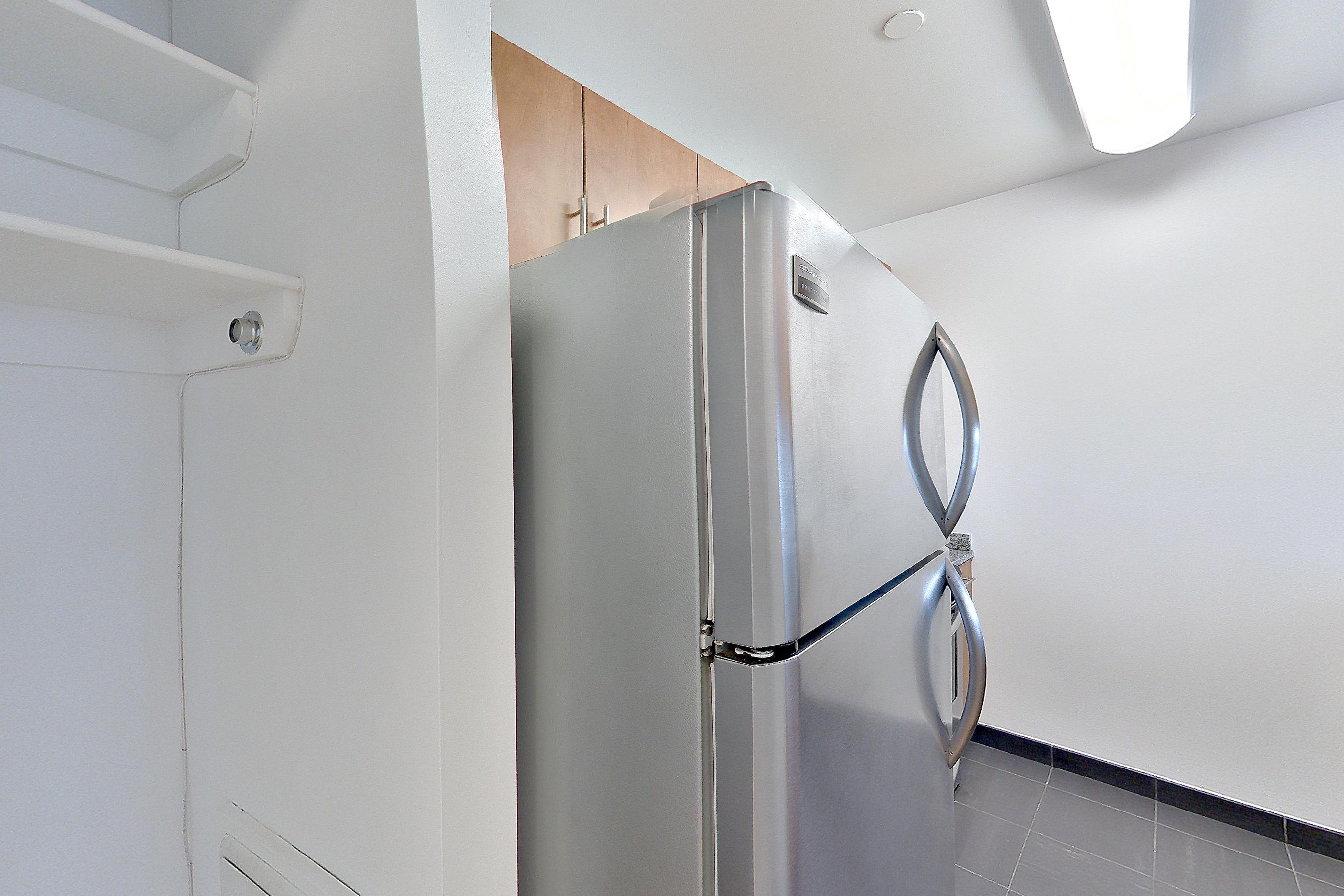 KITCHEN CLOSET