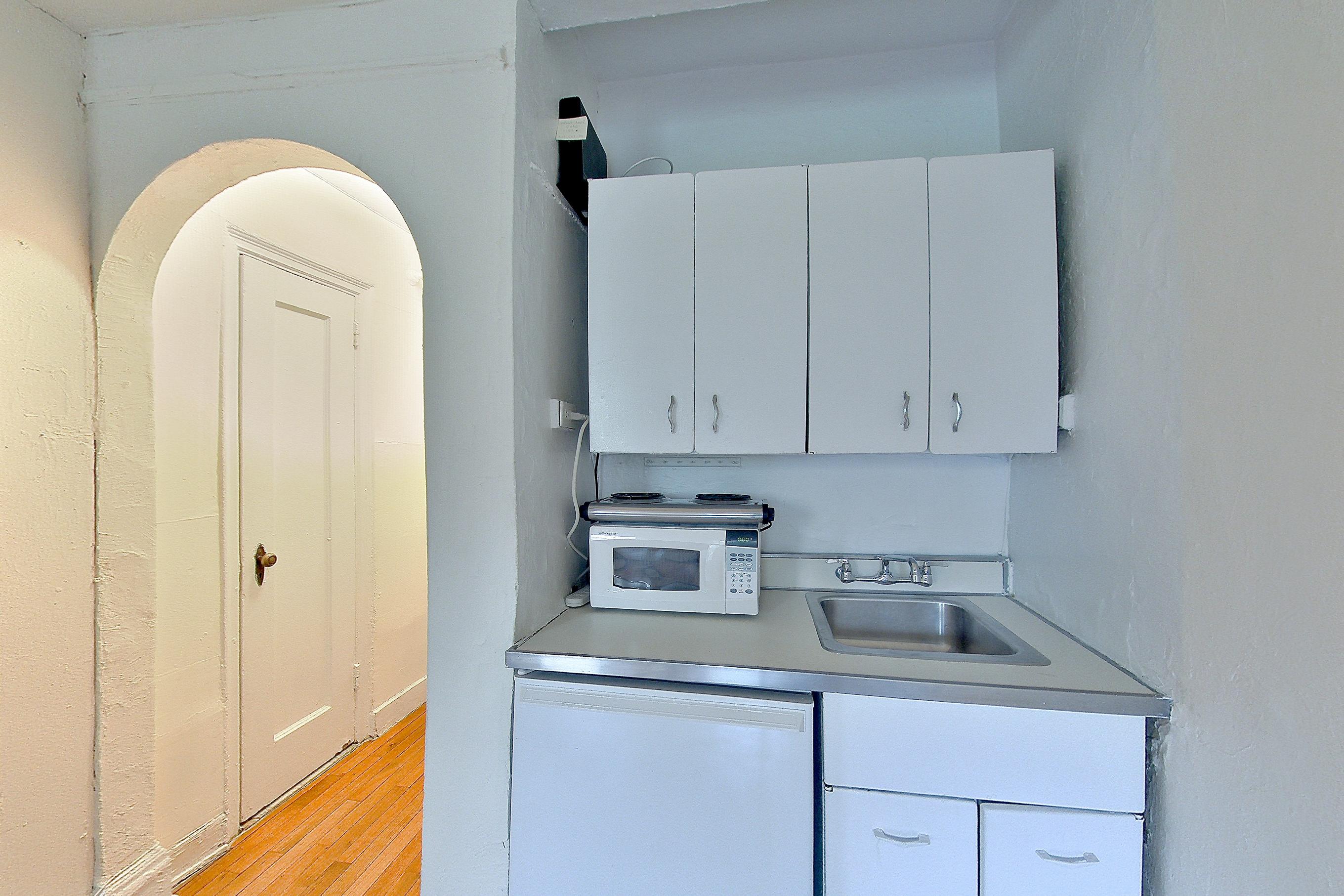 KITCHENETTE