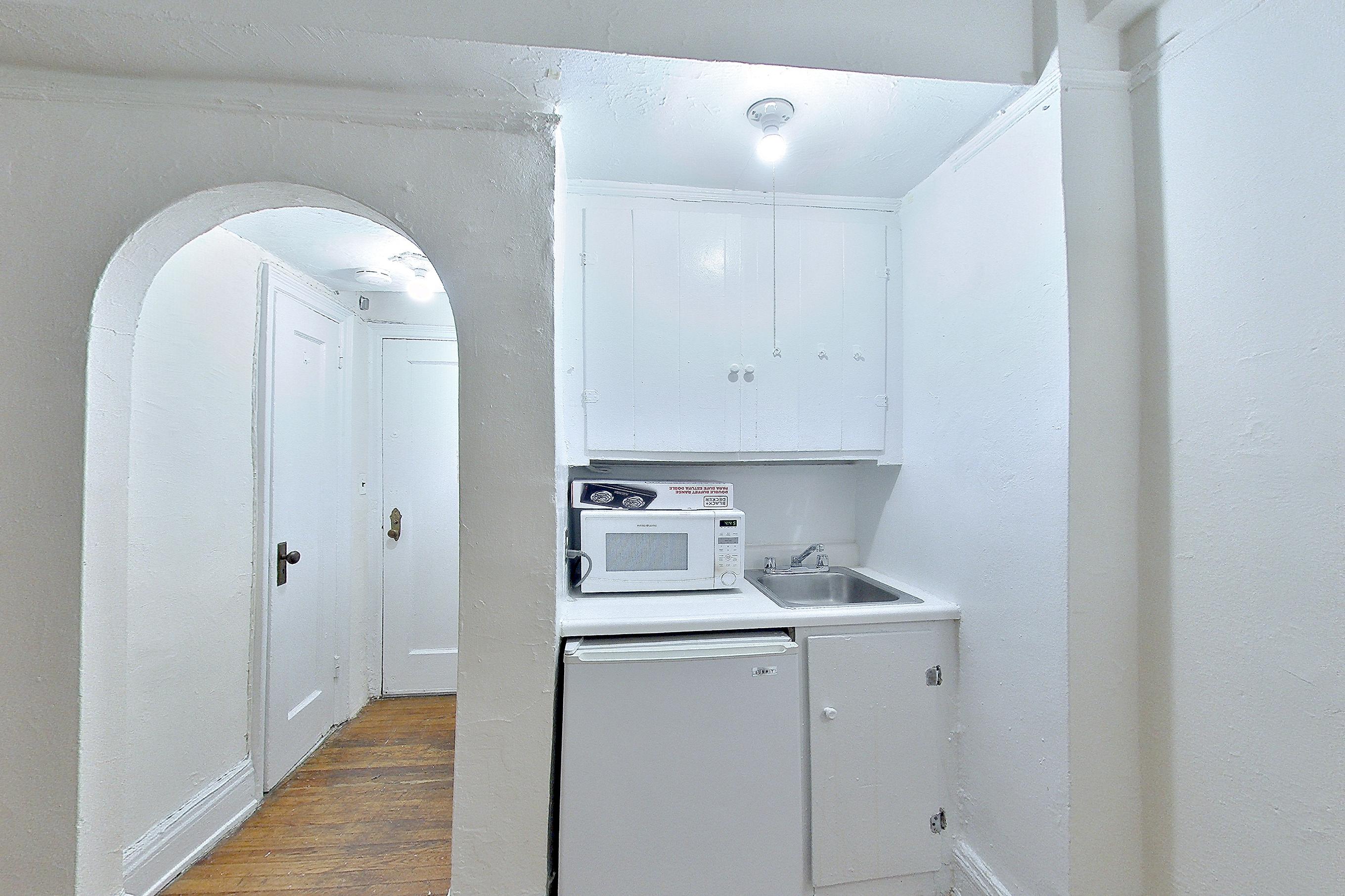 KITCHENETTE