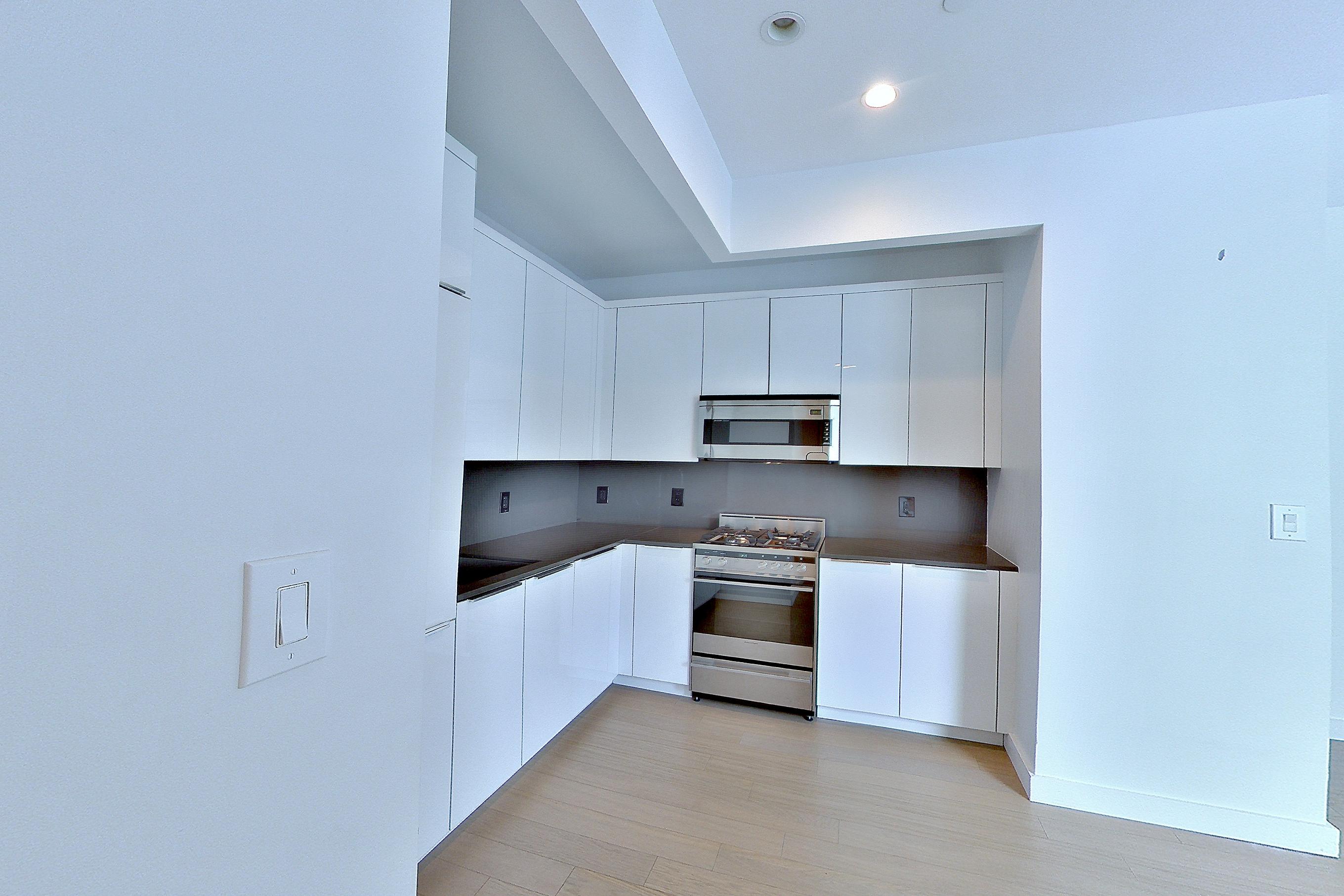 LIVING SPACE CORNER 2