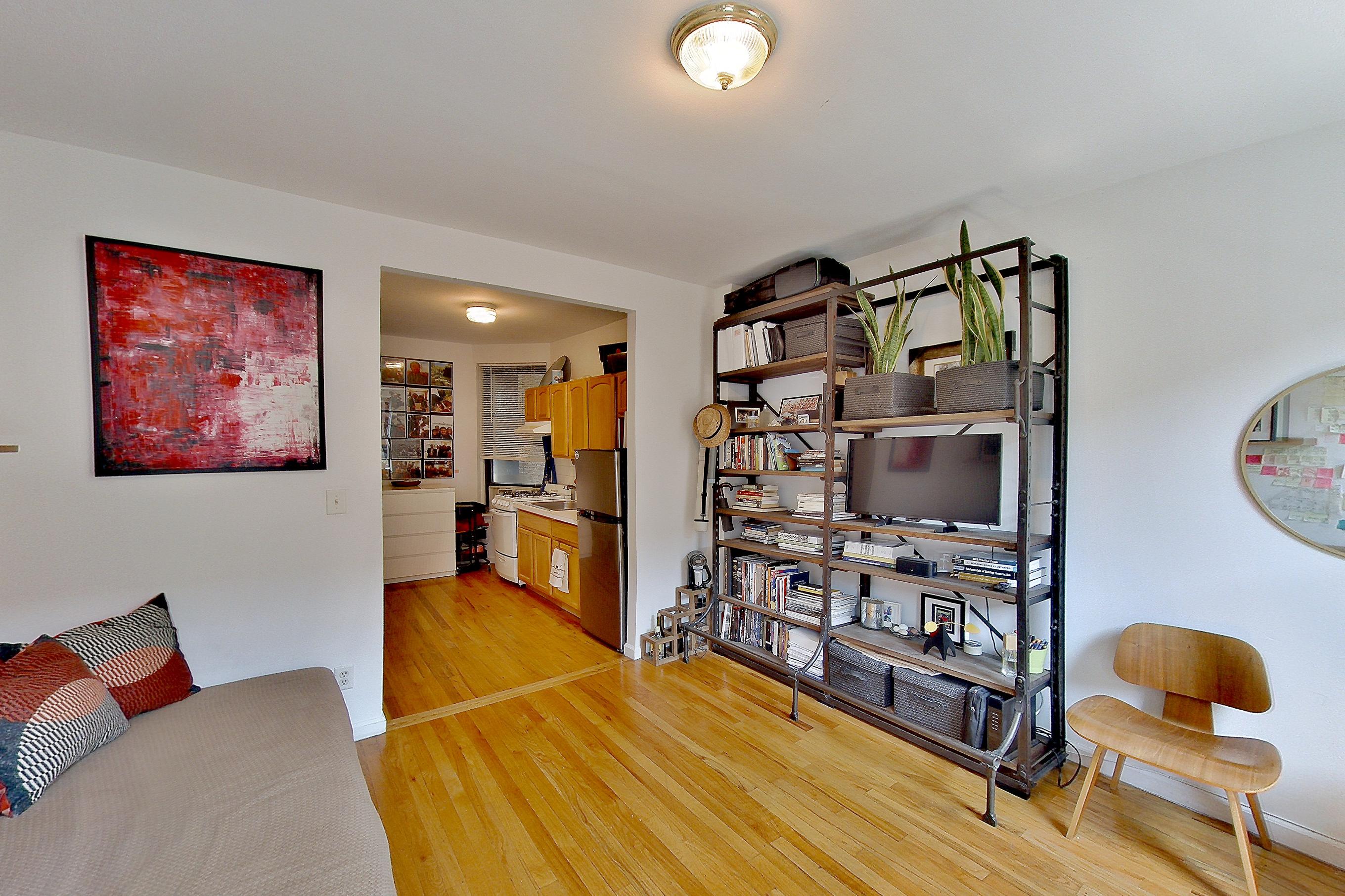 LIVING ROOM C