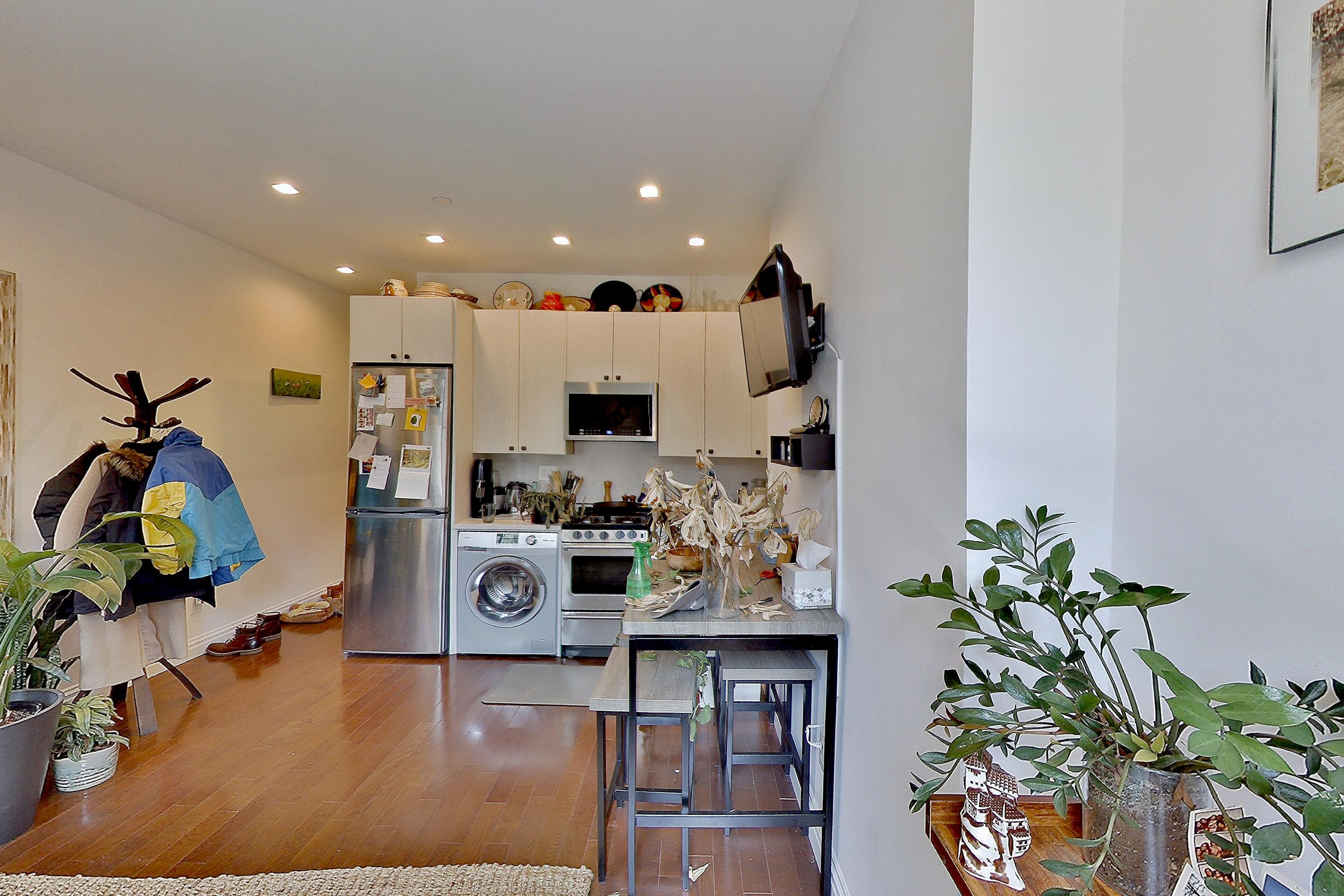 LIVING ROOM A