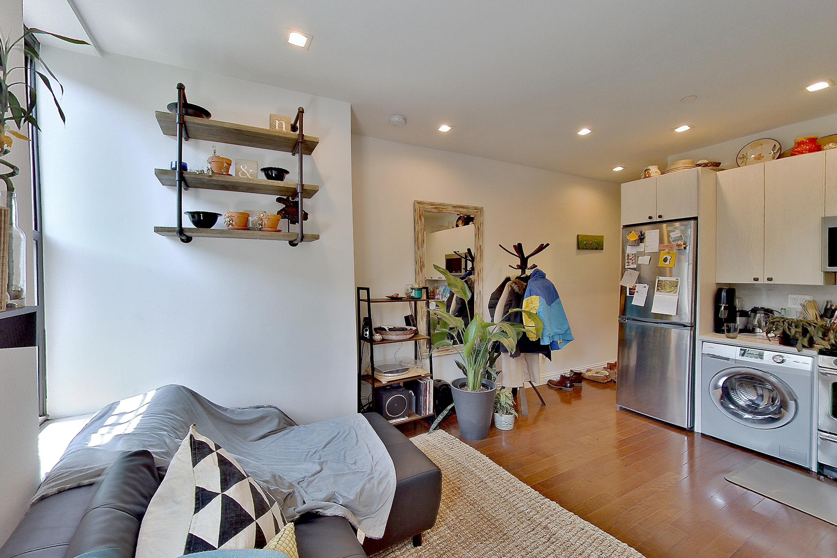 LIVING ROOM A