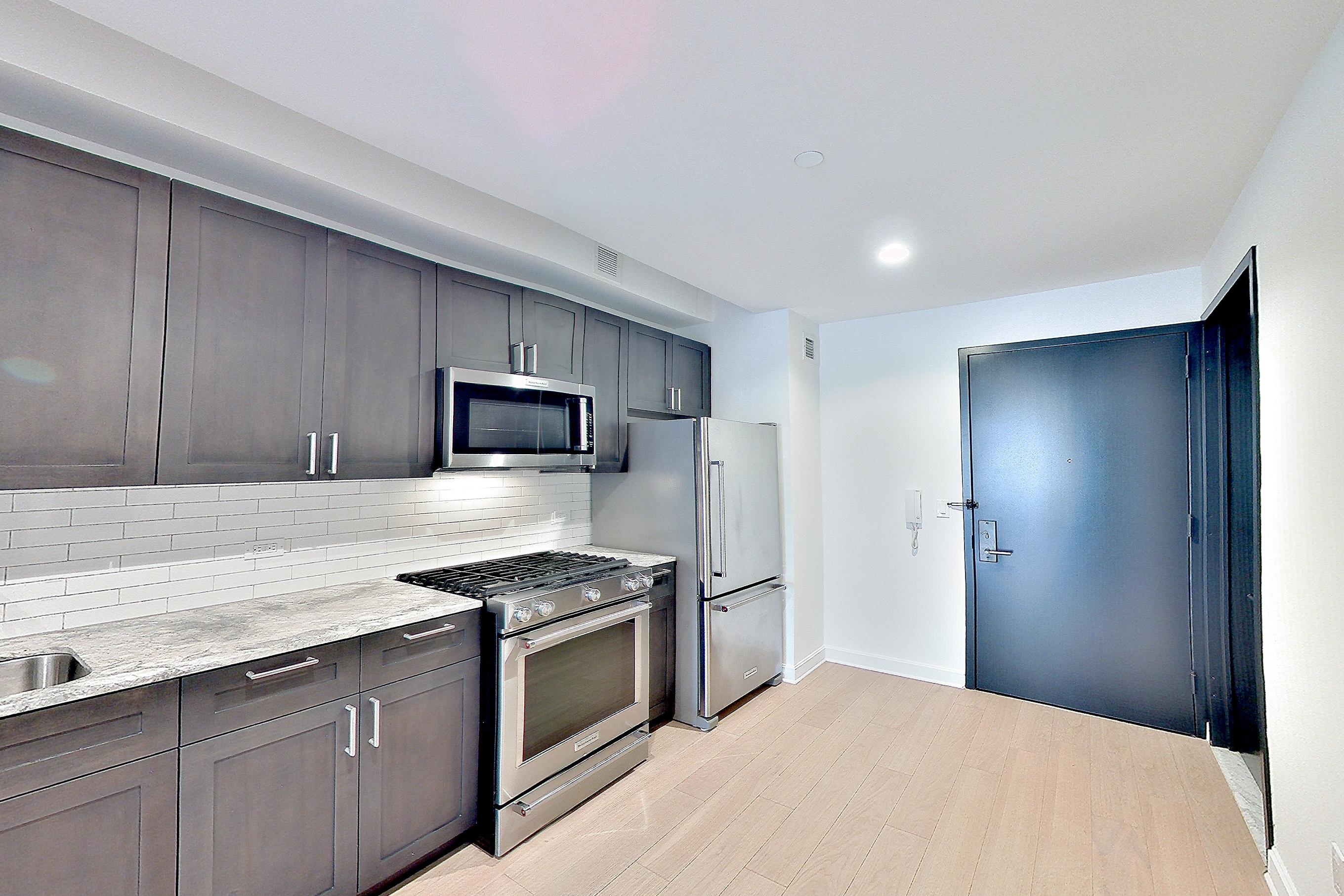 KITCHEN CLOSET