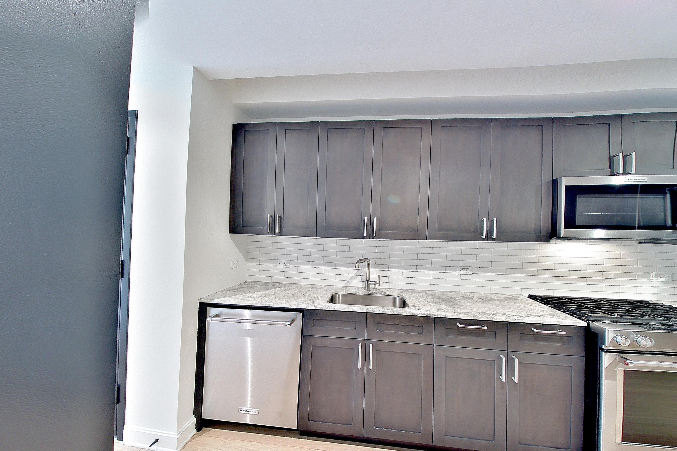 KITCHEN CLOSET