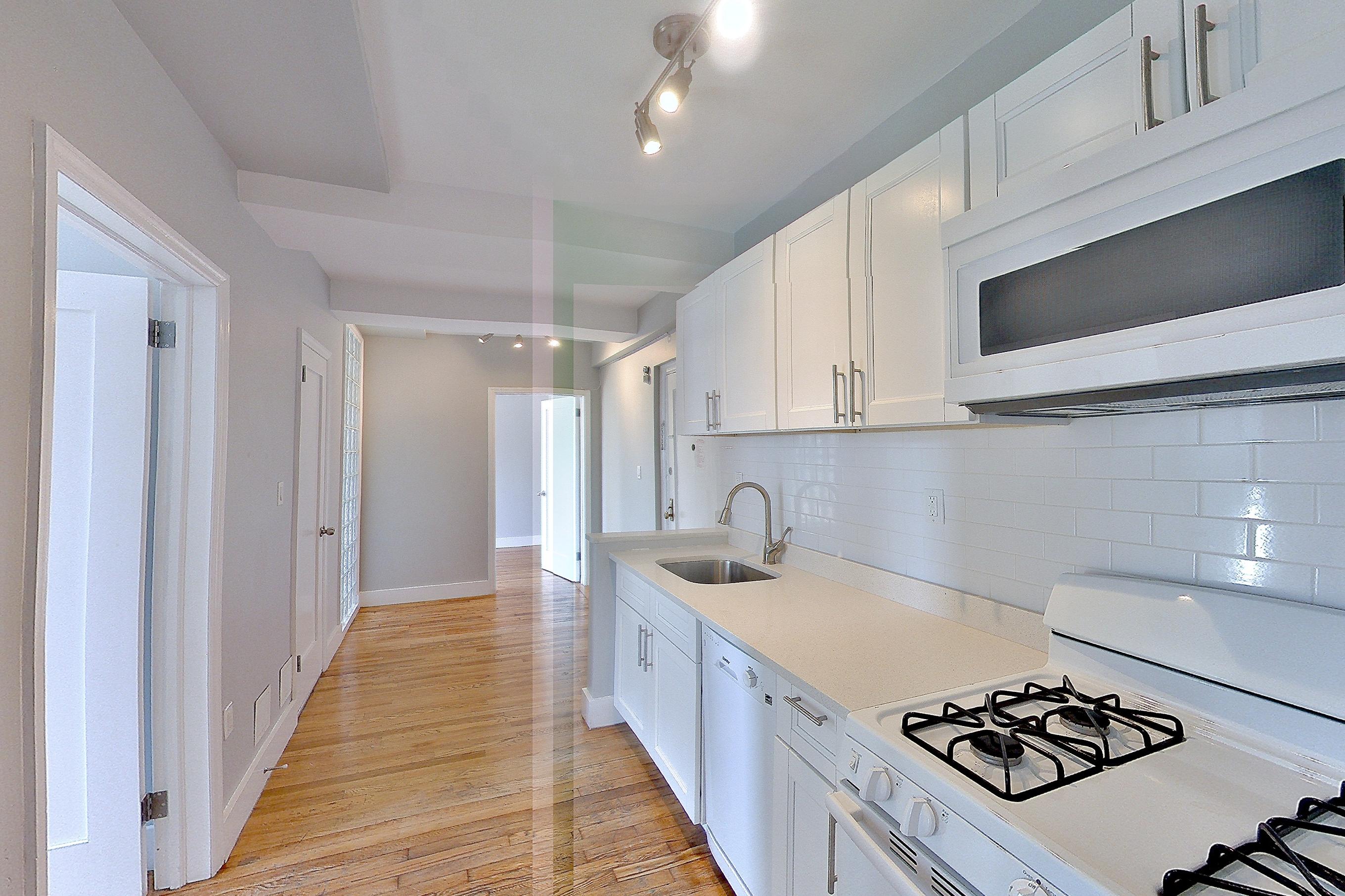 KITCHEN CLOSET
