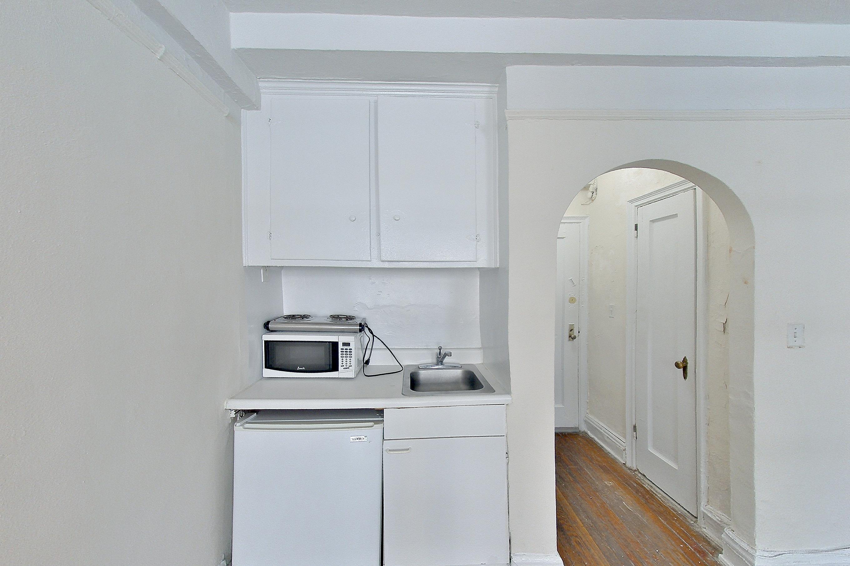 KITCHENETTE