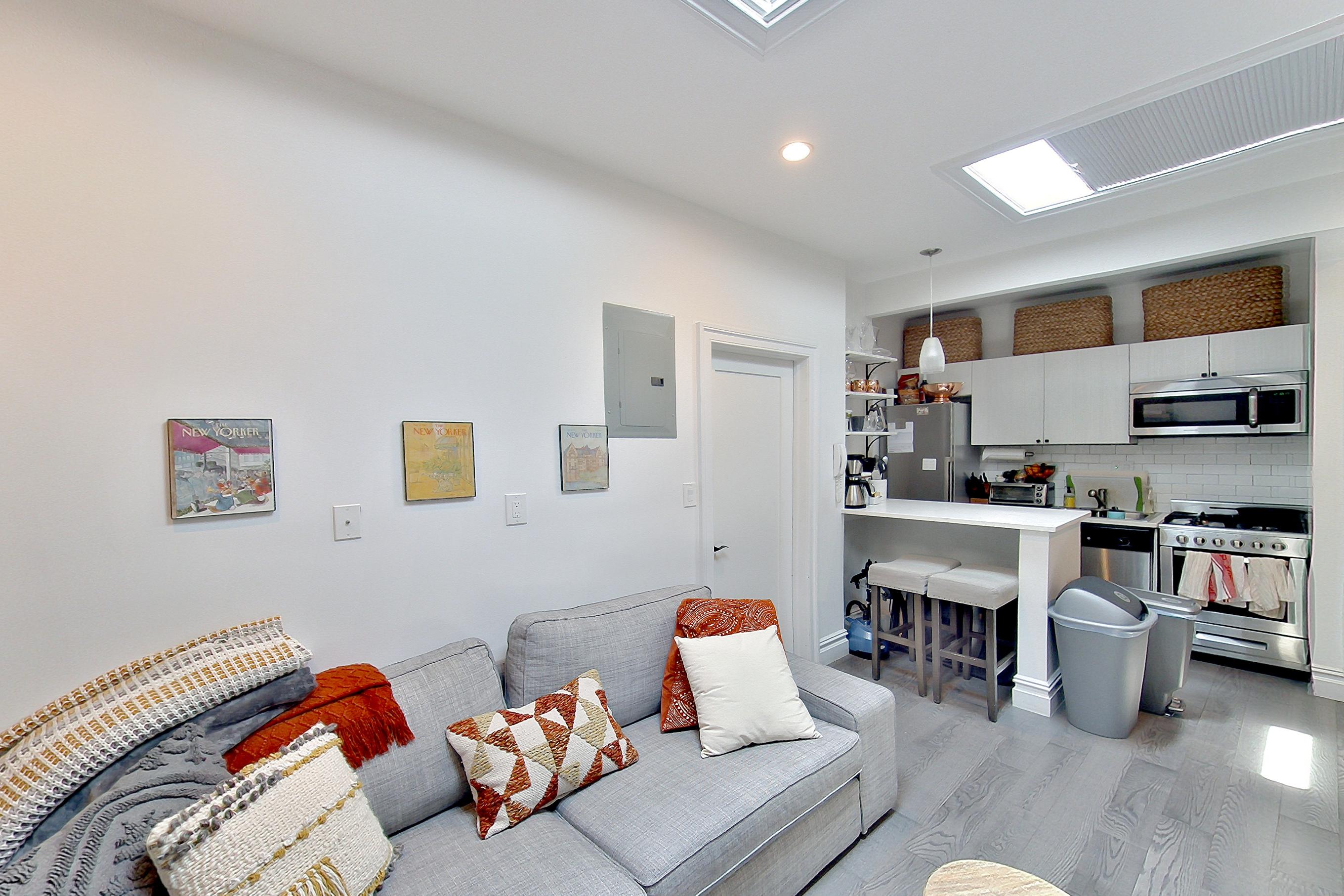 LIVING ROOM CORNER 2