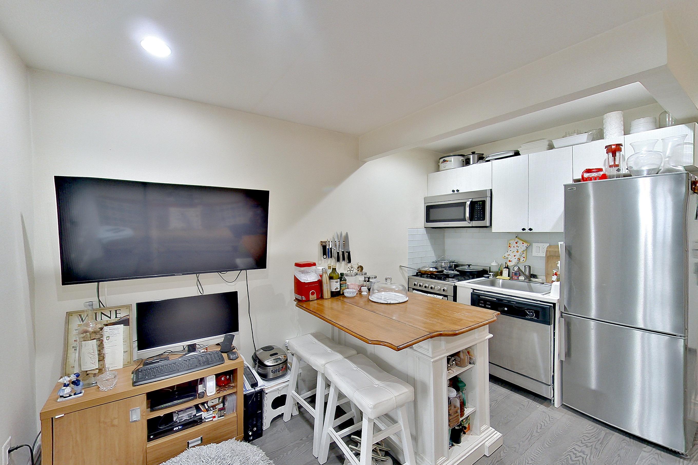 LIVING ROOM CORNER 2