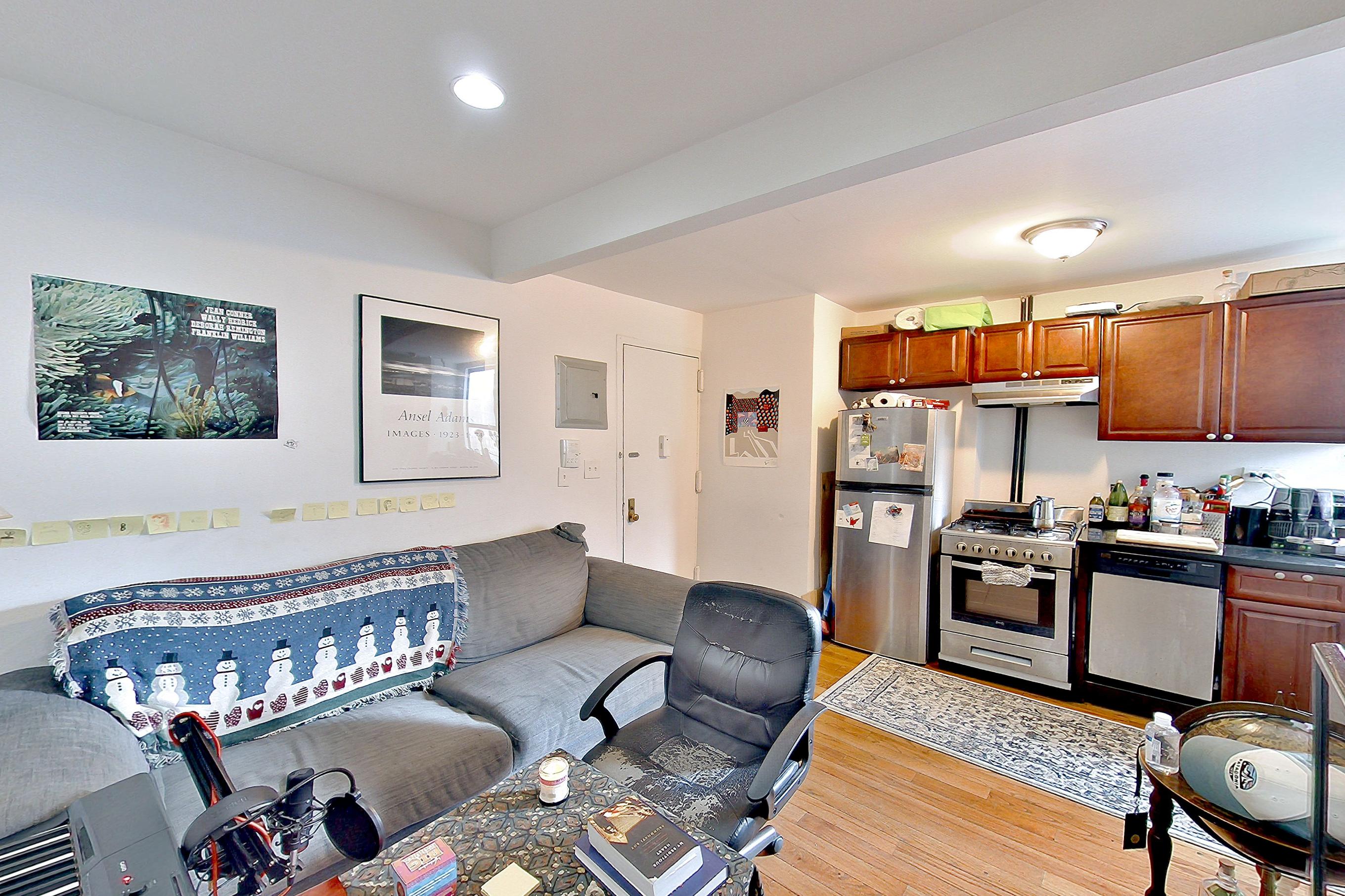 LIVING ROOM CORNER 3