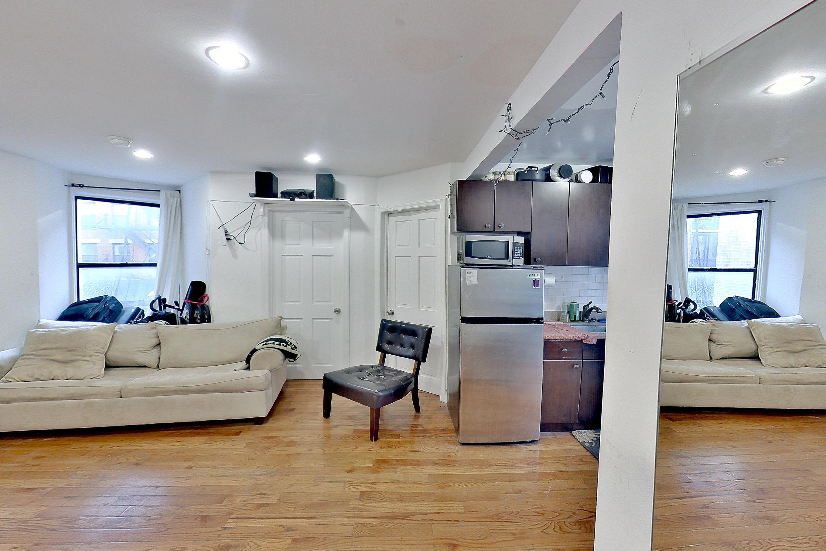 LIVING ROOM CORNER 1