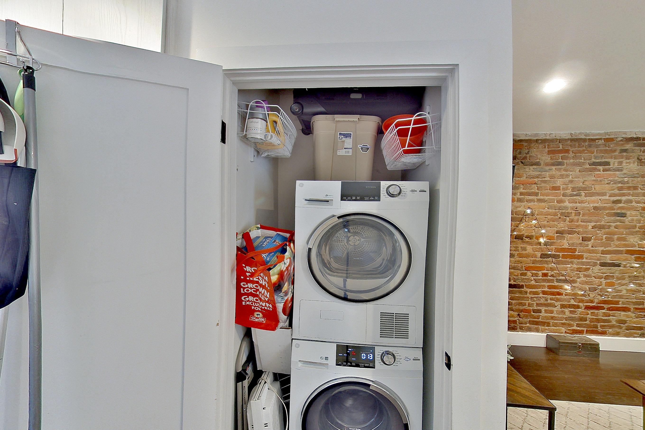 KITCHEN CLOSET