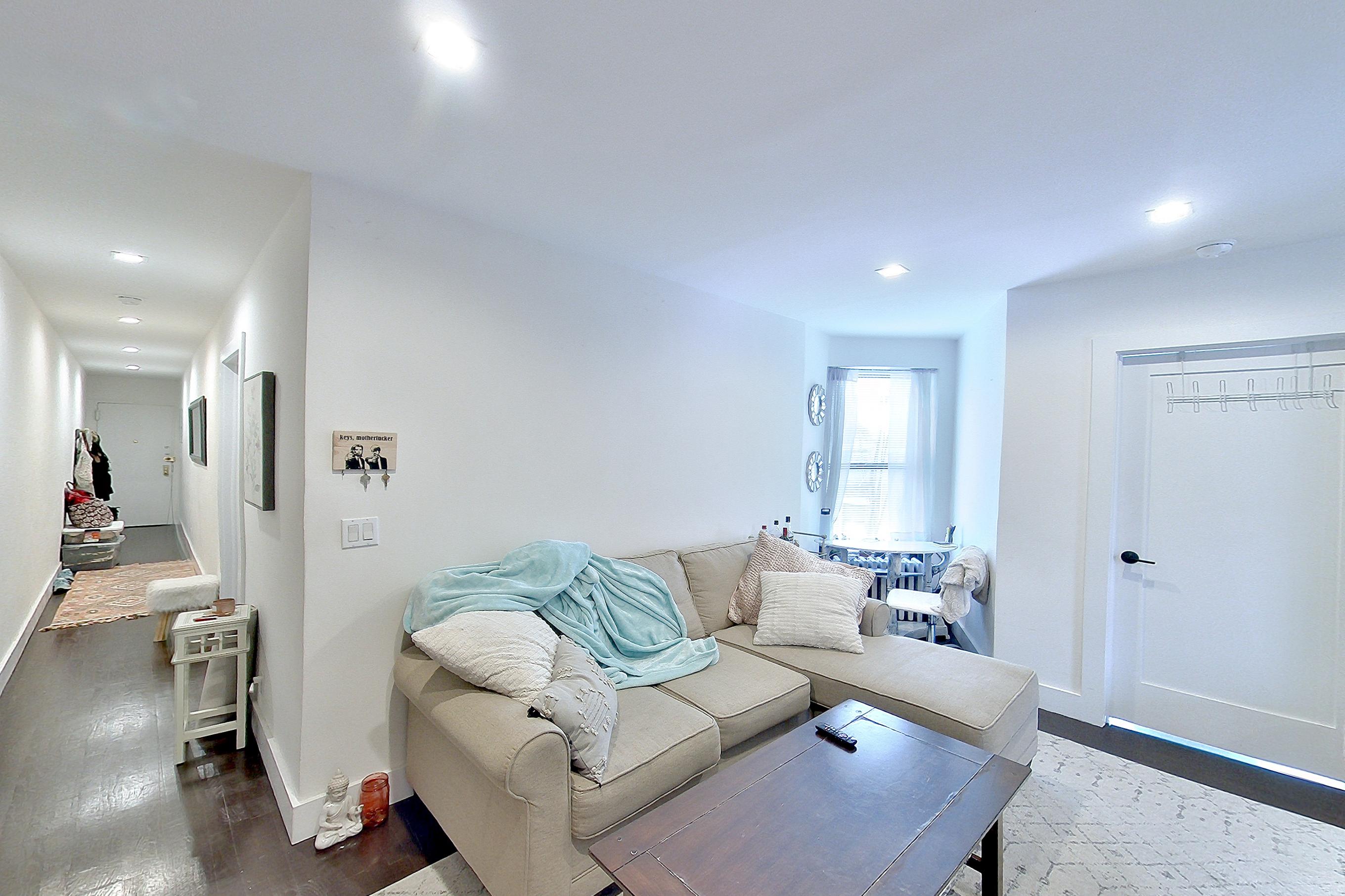 LIVING ROOM CORNER 1