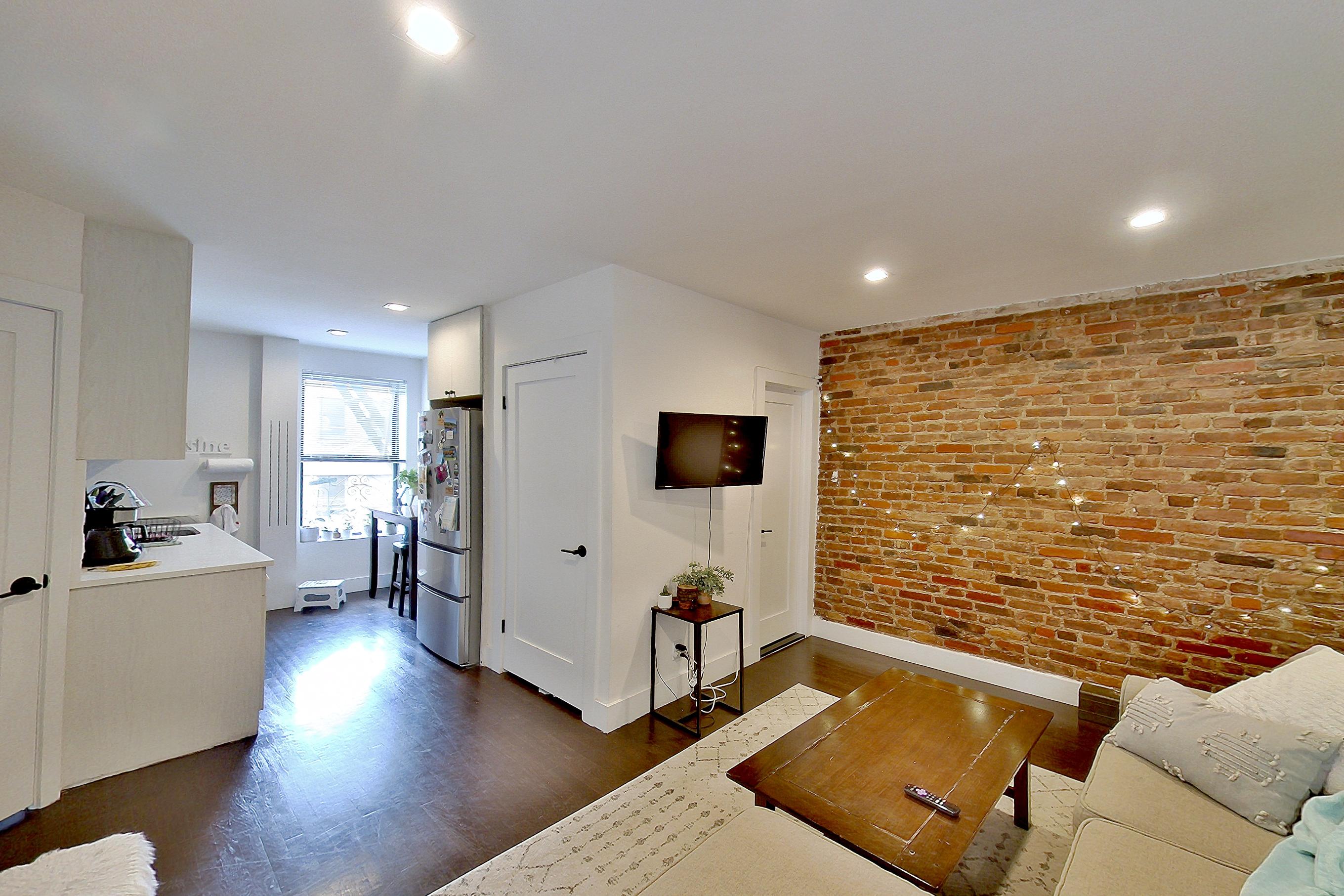 LIVING ROOM CORNER 3