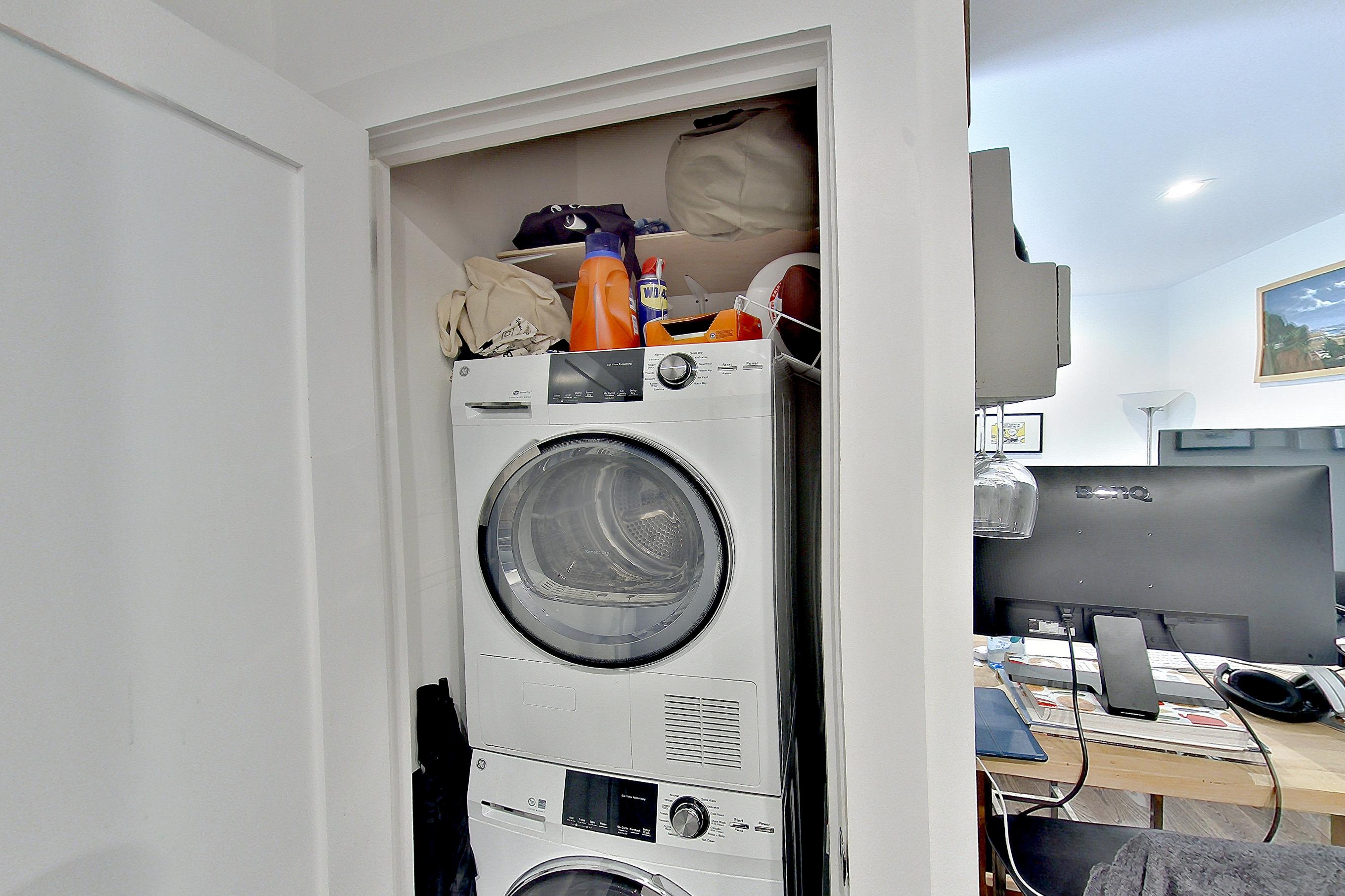 KITCHEN CLOSET