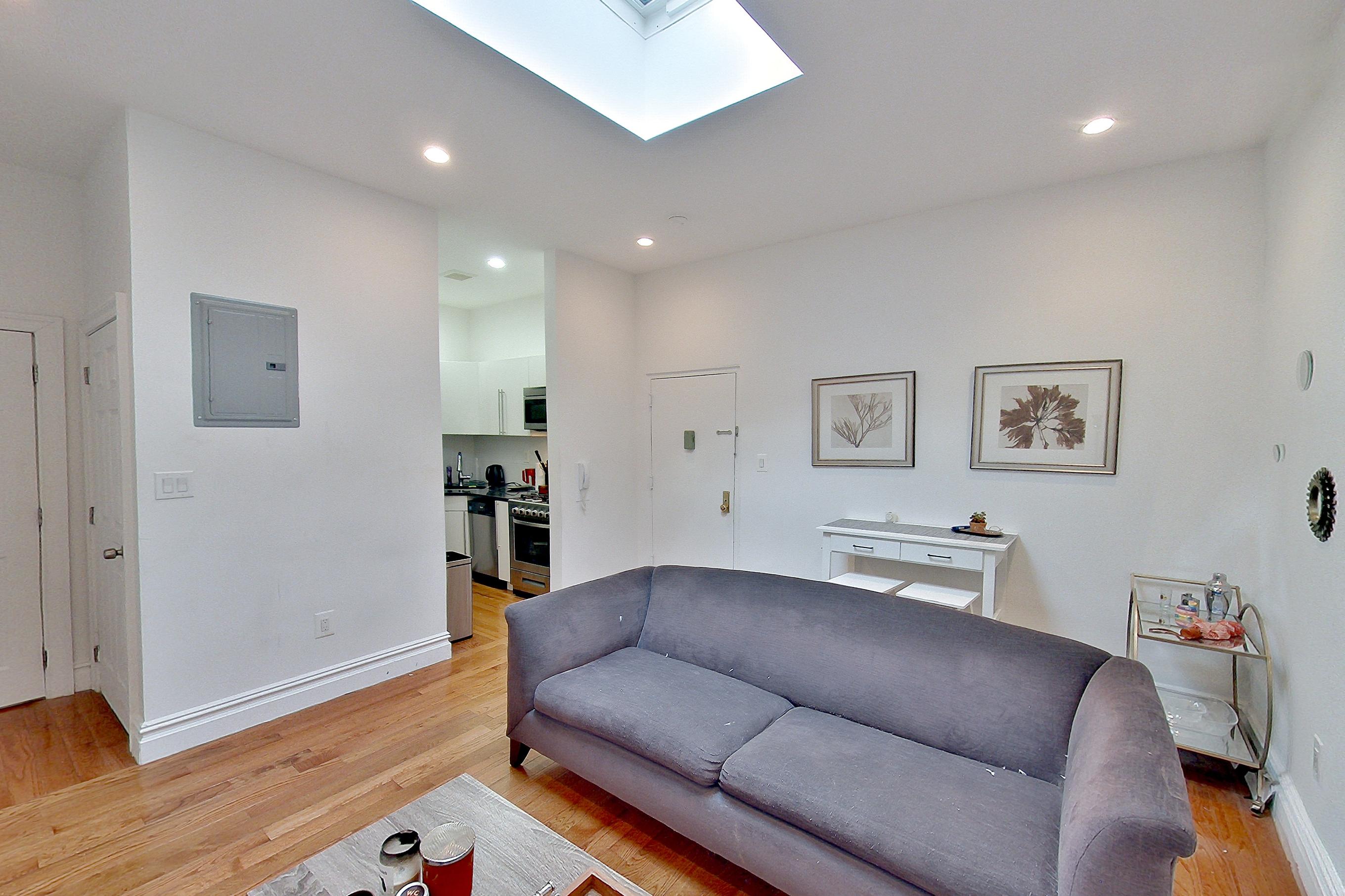 LIVING ROOM CORNER 3