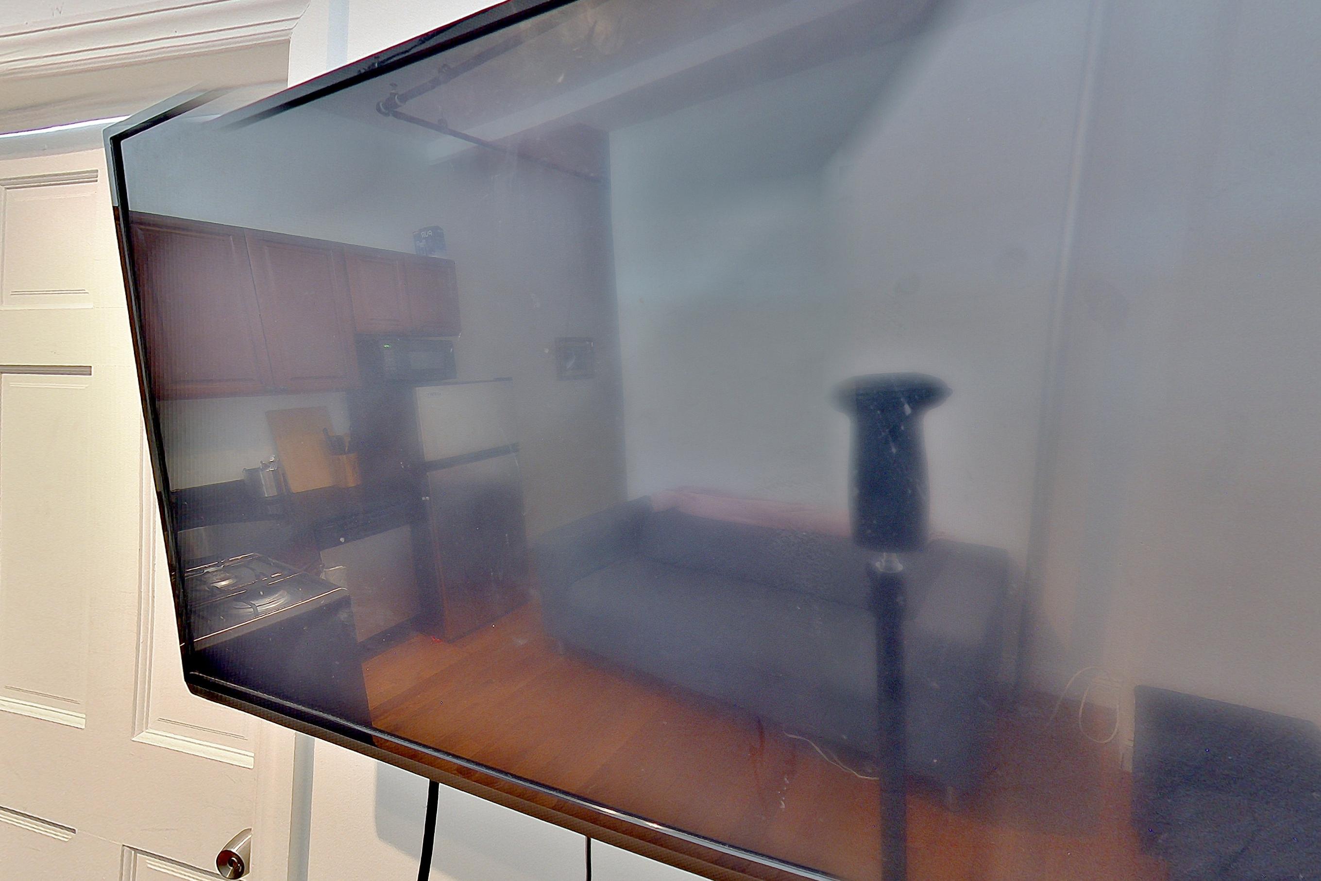 LIVING ROOM CORNER 3