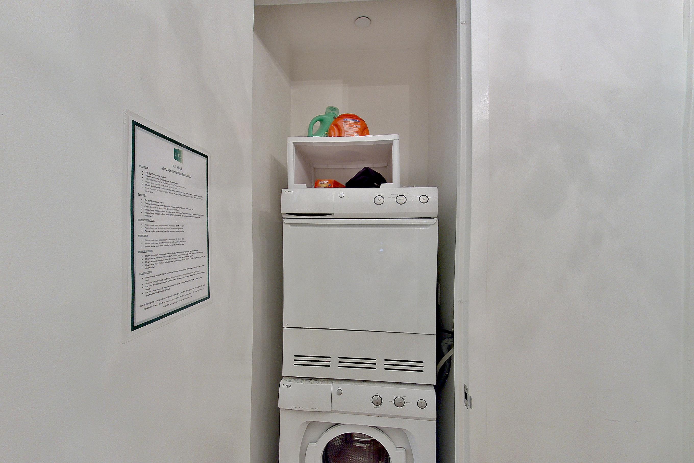 KITCHEN CLOSET