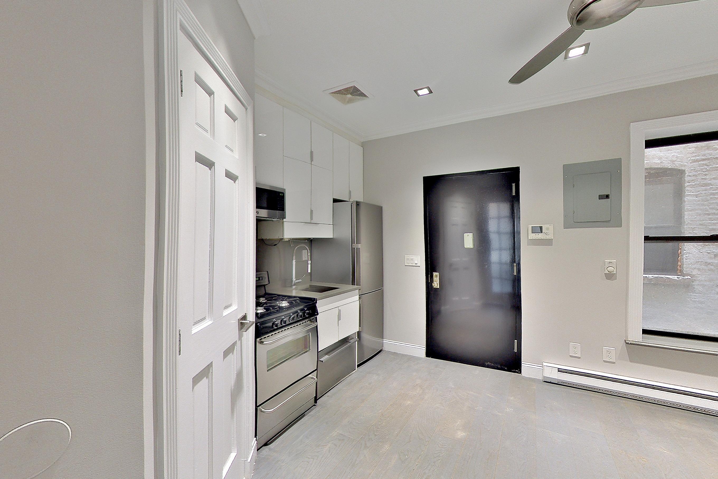 LIVING ROOM CLOSET