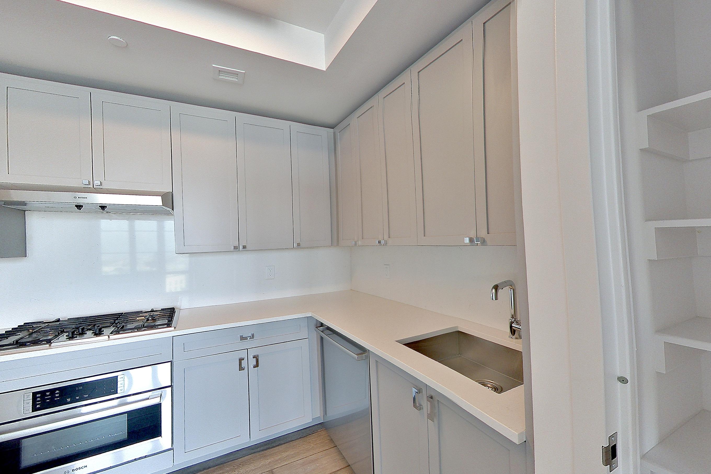 KITCHEN CLOSET