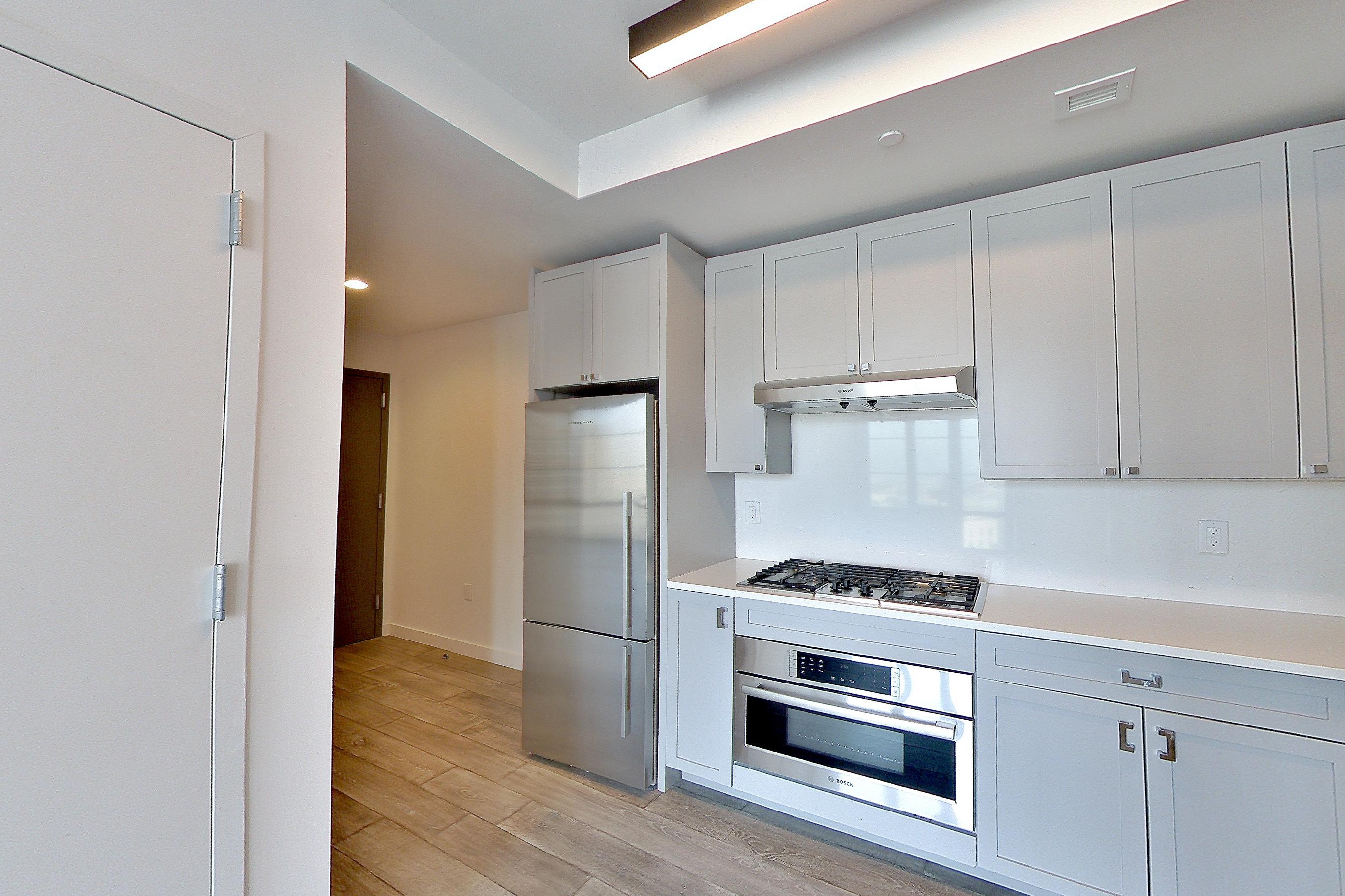 KITCHEN CLOSET