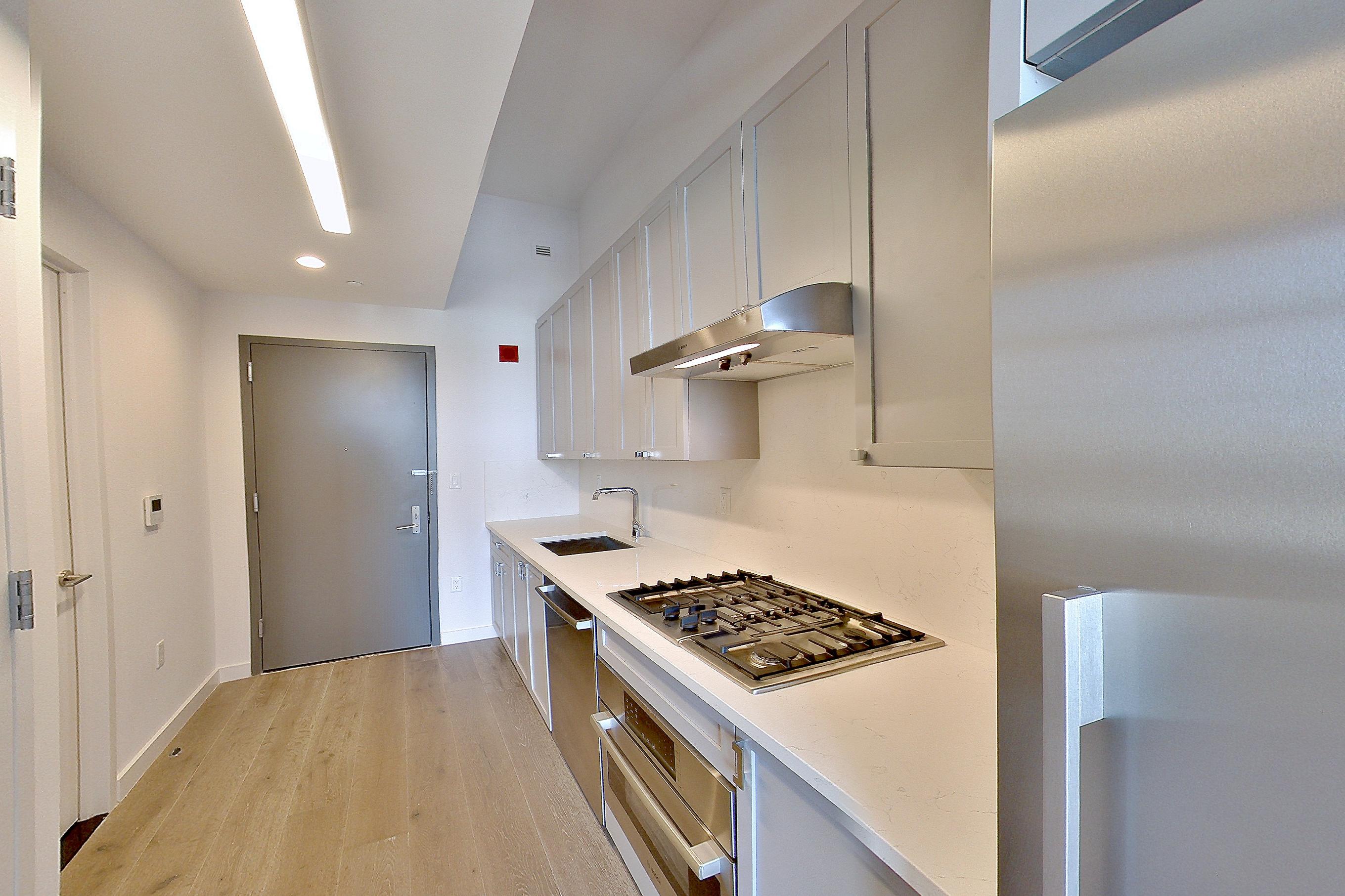 KITCHEN CLOSET