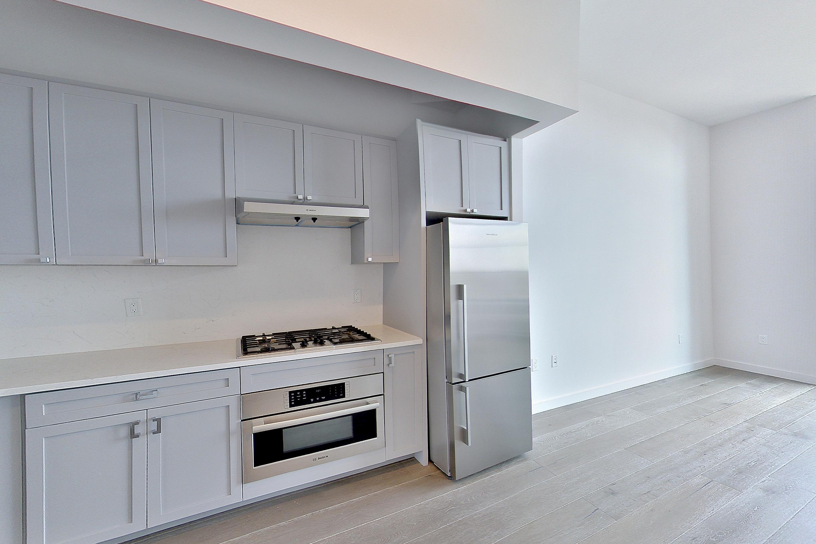 KITCHEN CLOSET