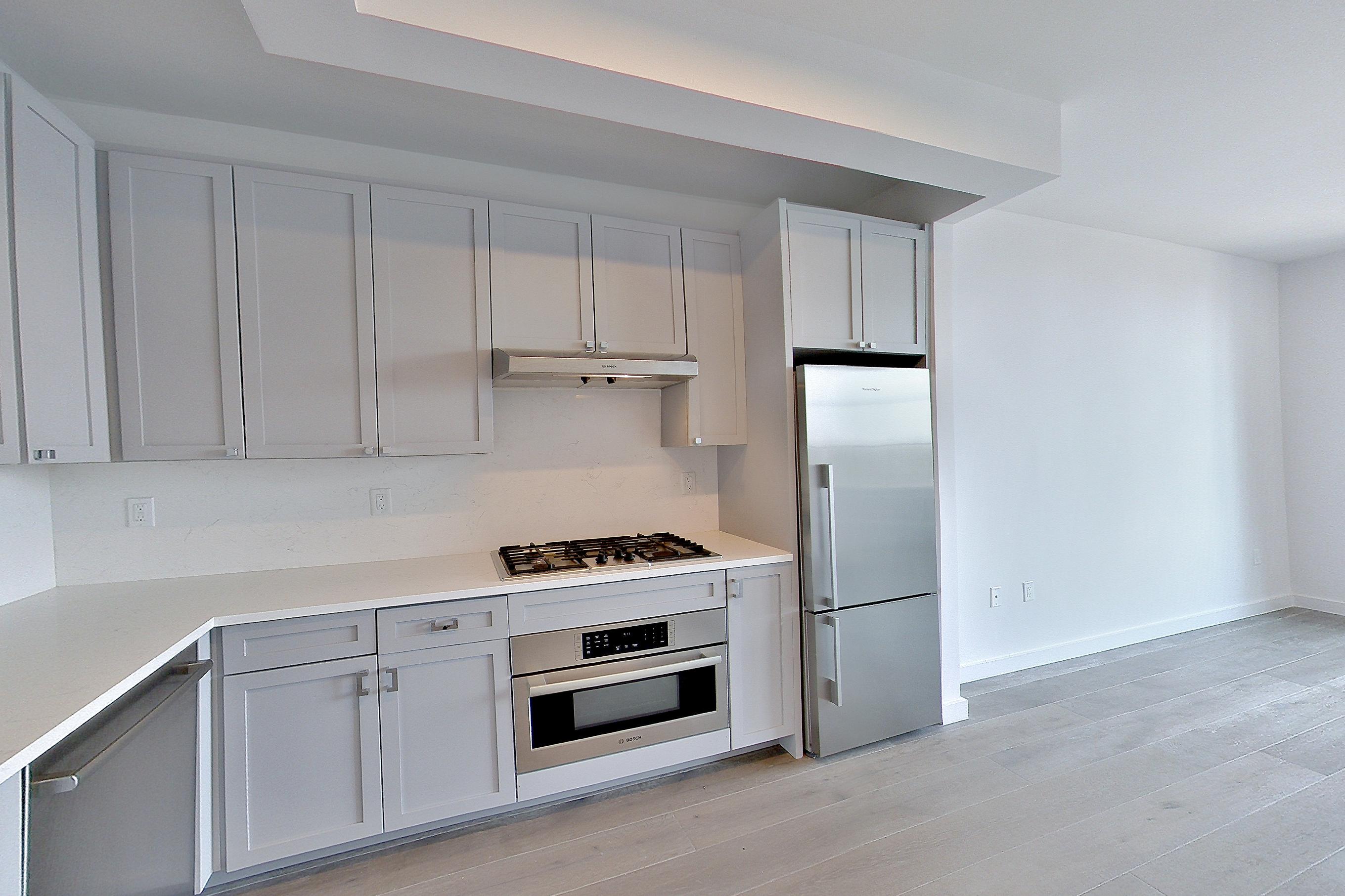 KITCHEN CLOSET