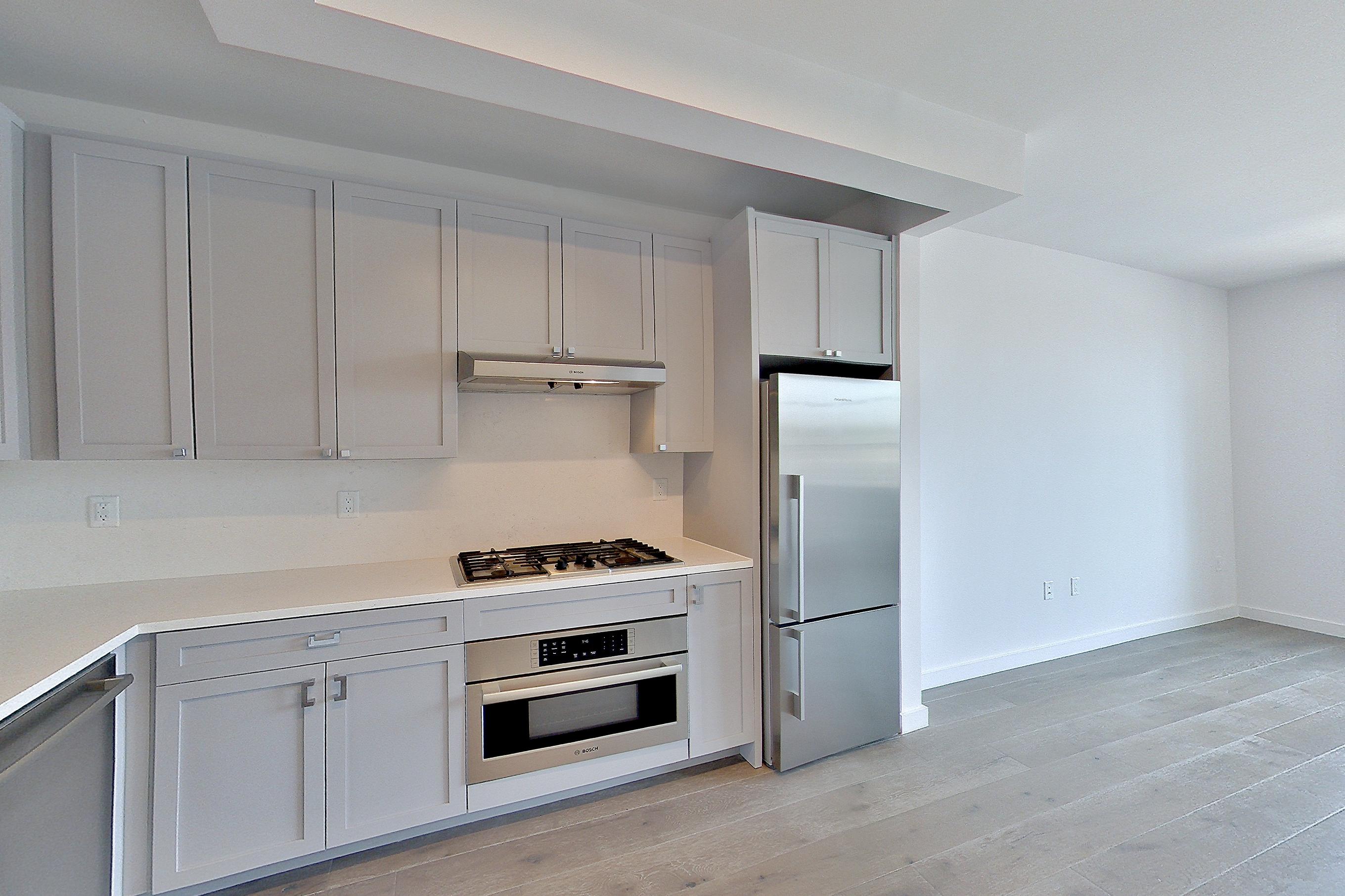 KITCHEN CLOSET