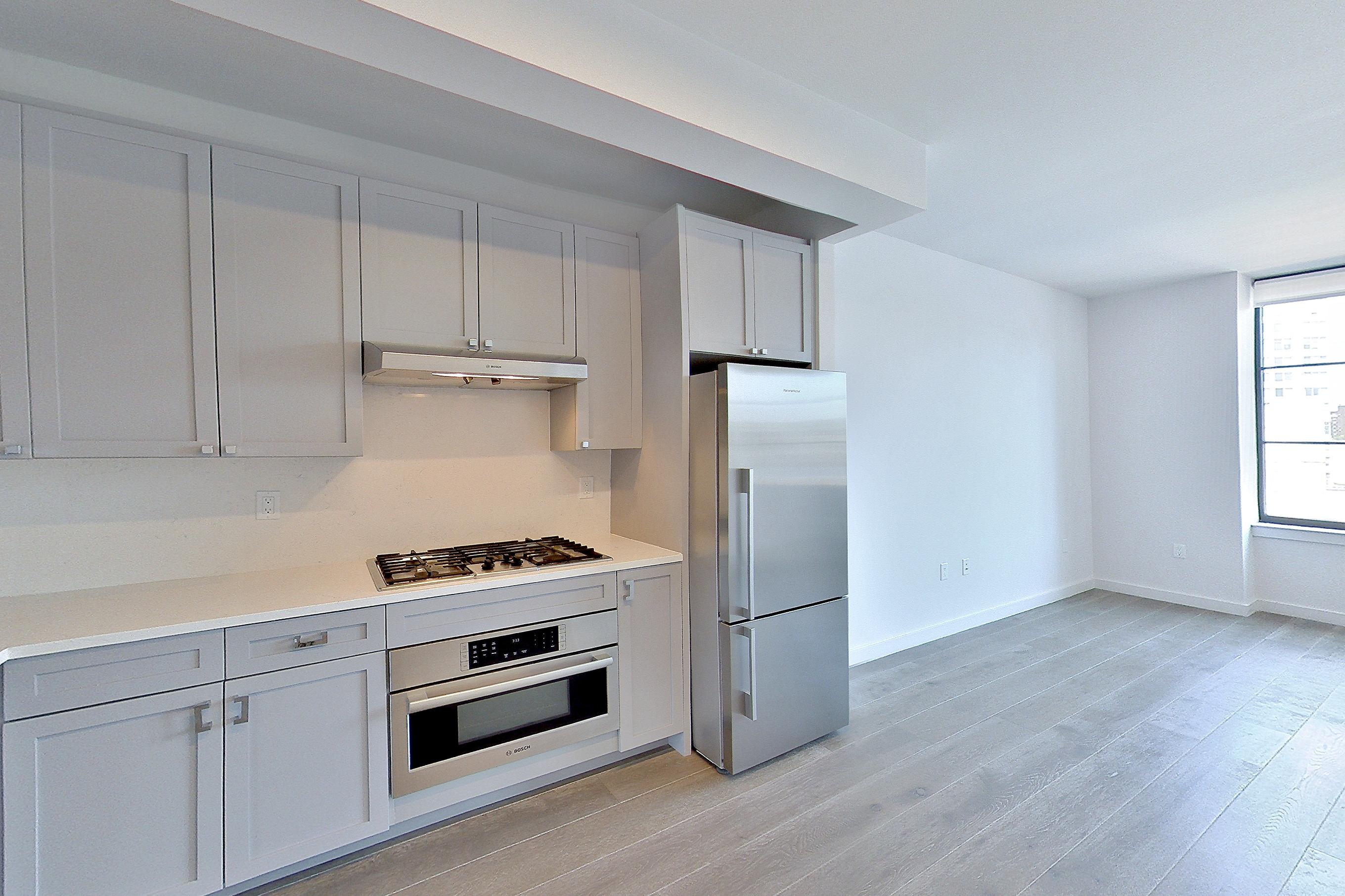 KITCHEN CLOSET