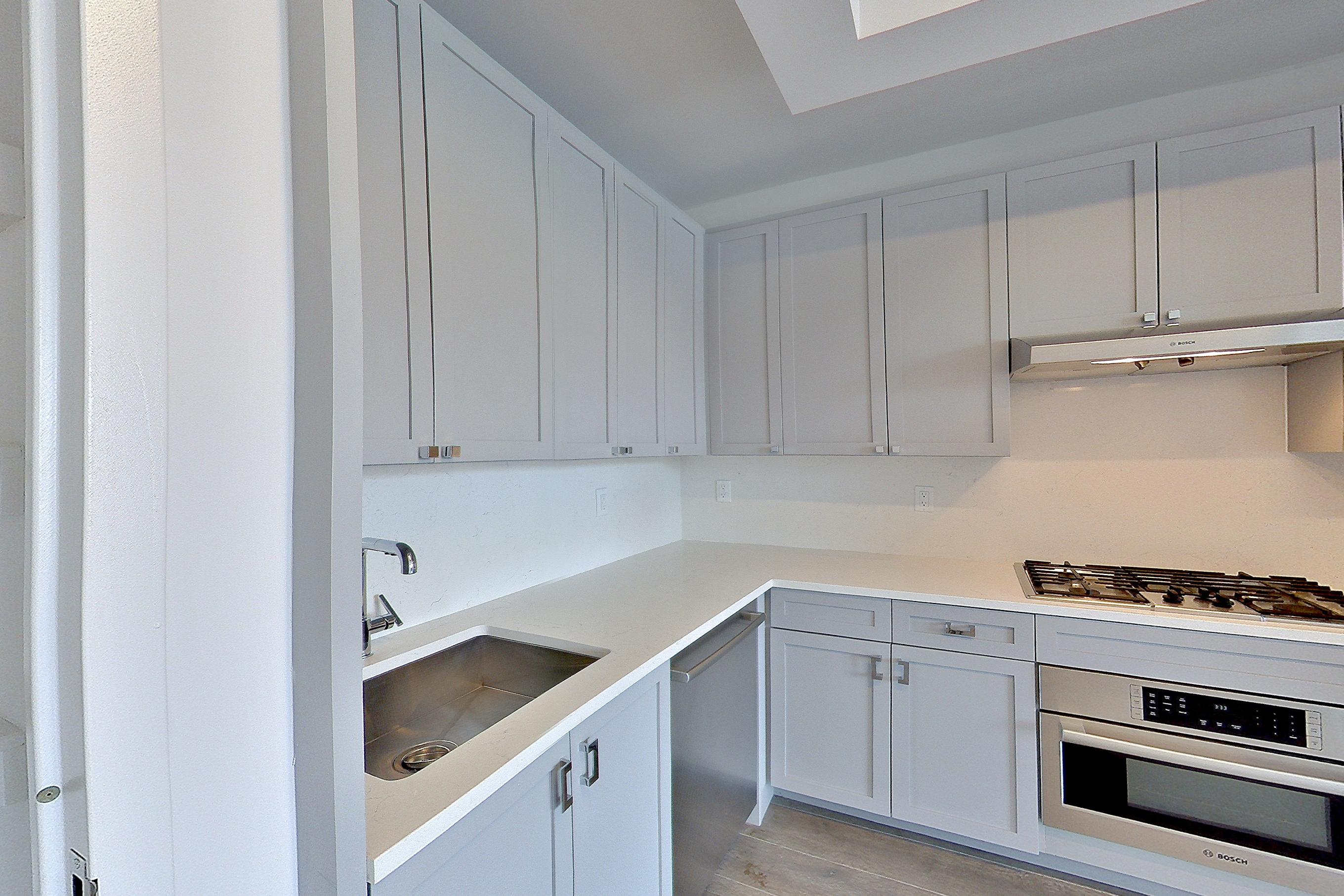 KITCHEN CLOSET