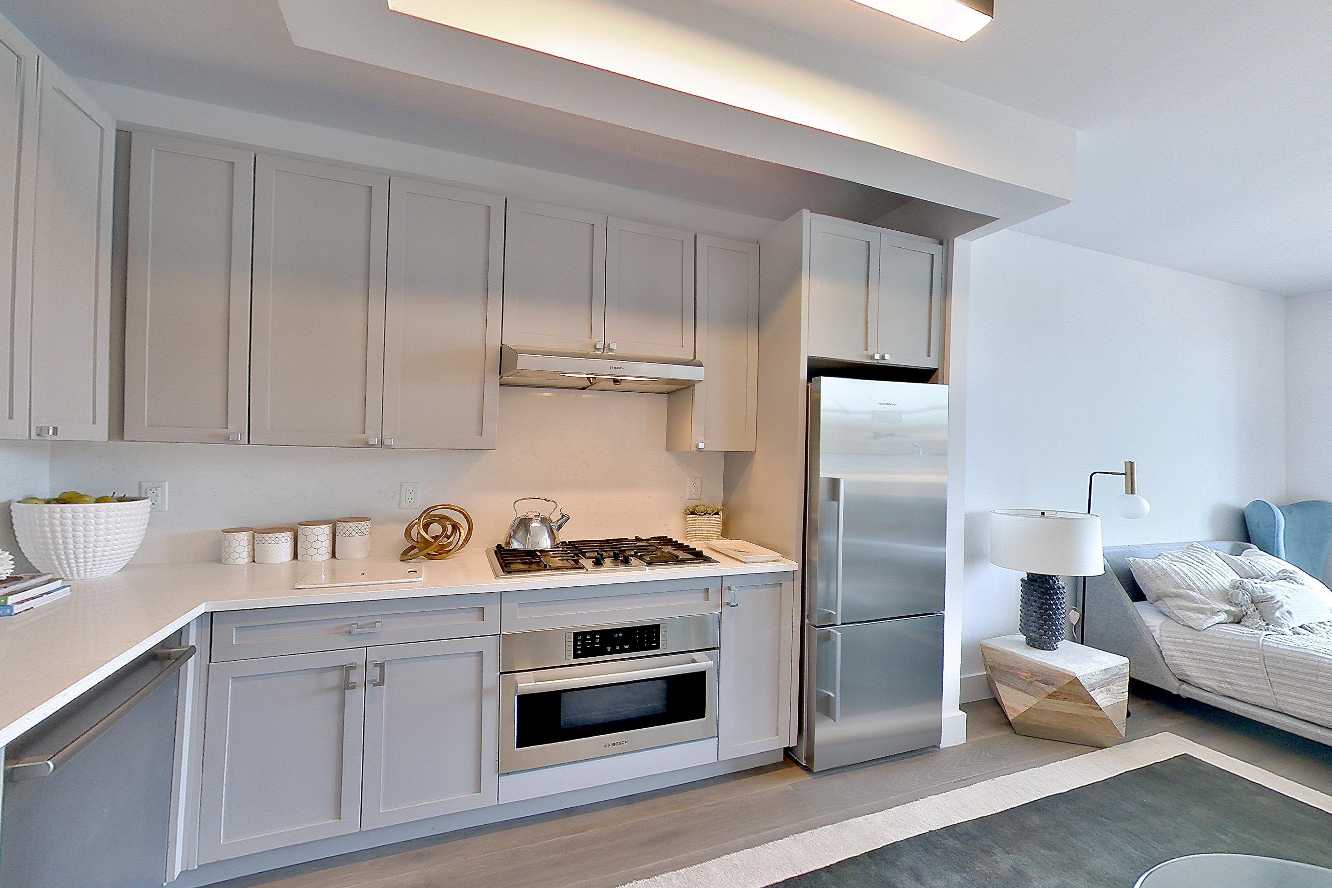 KITCHEN CLOSET