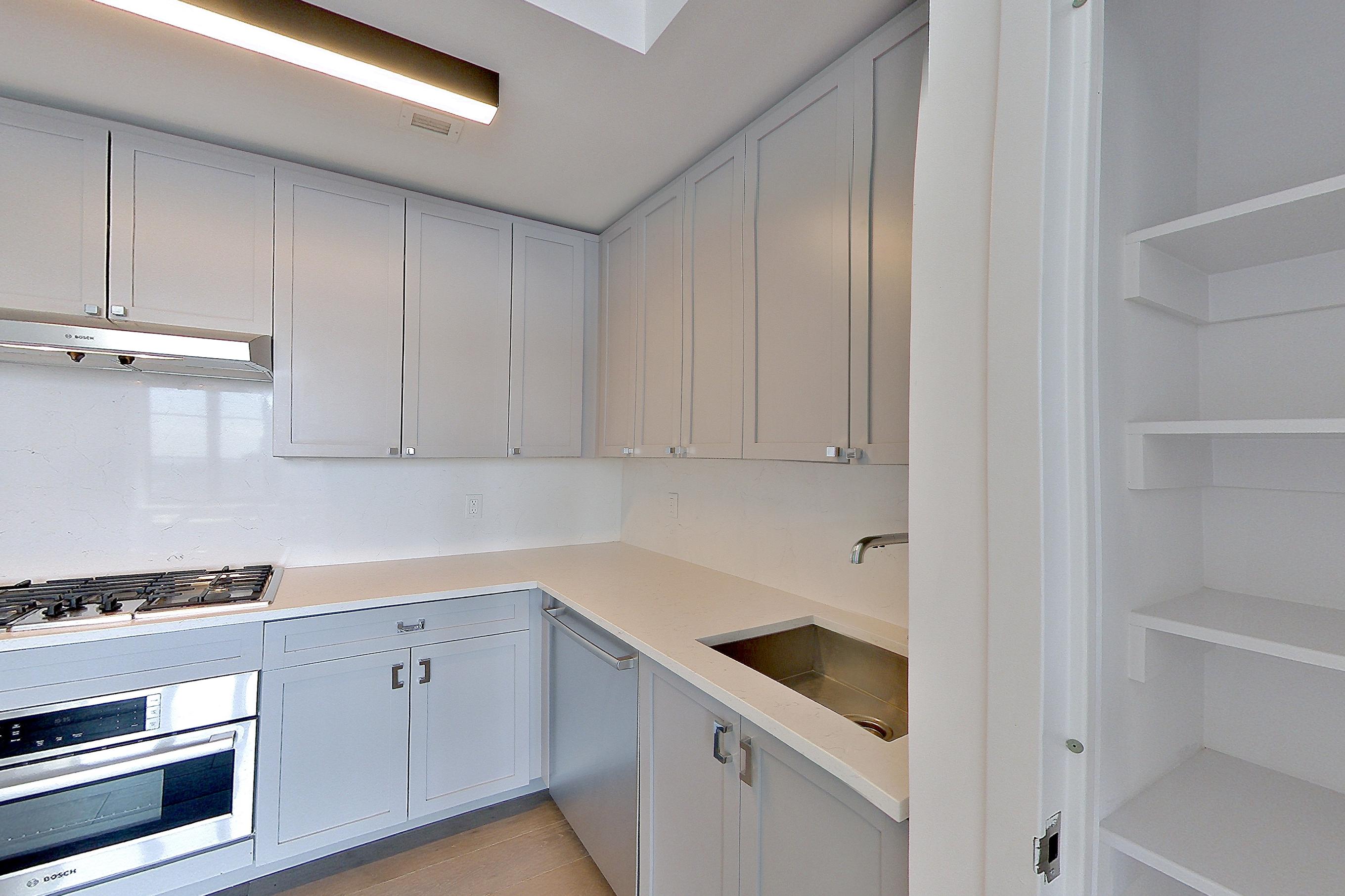 KITCHEN CLOSET