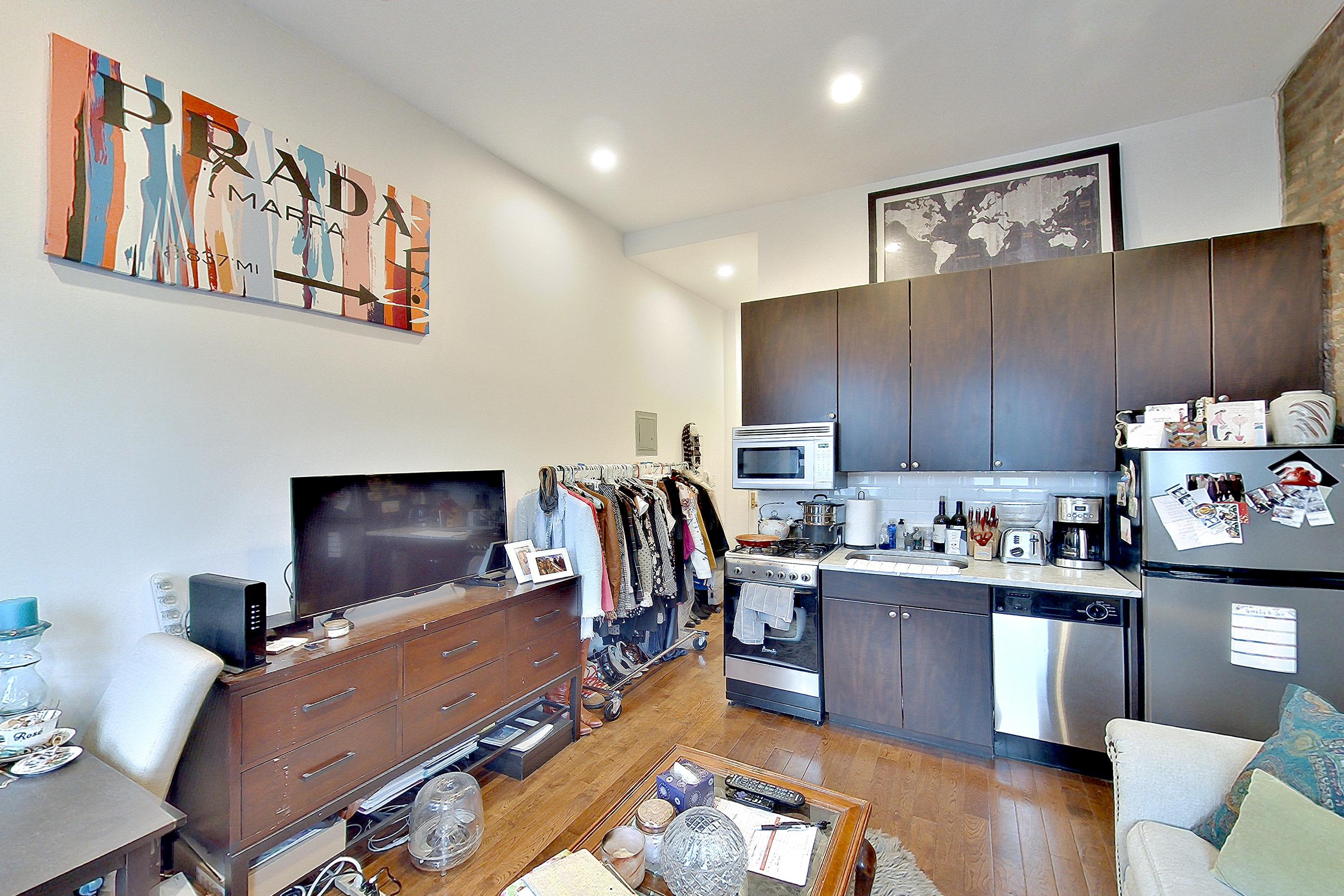 LIVING ROOM CORNER