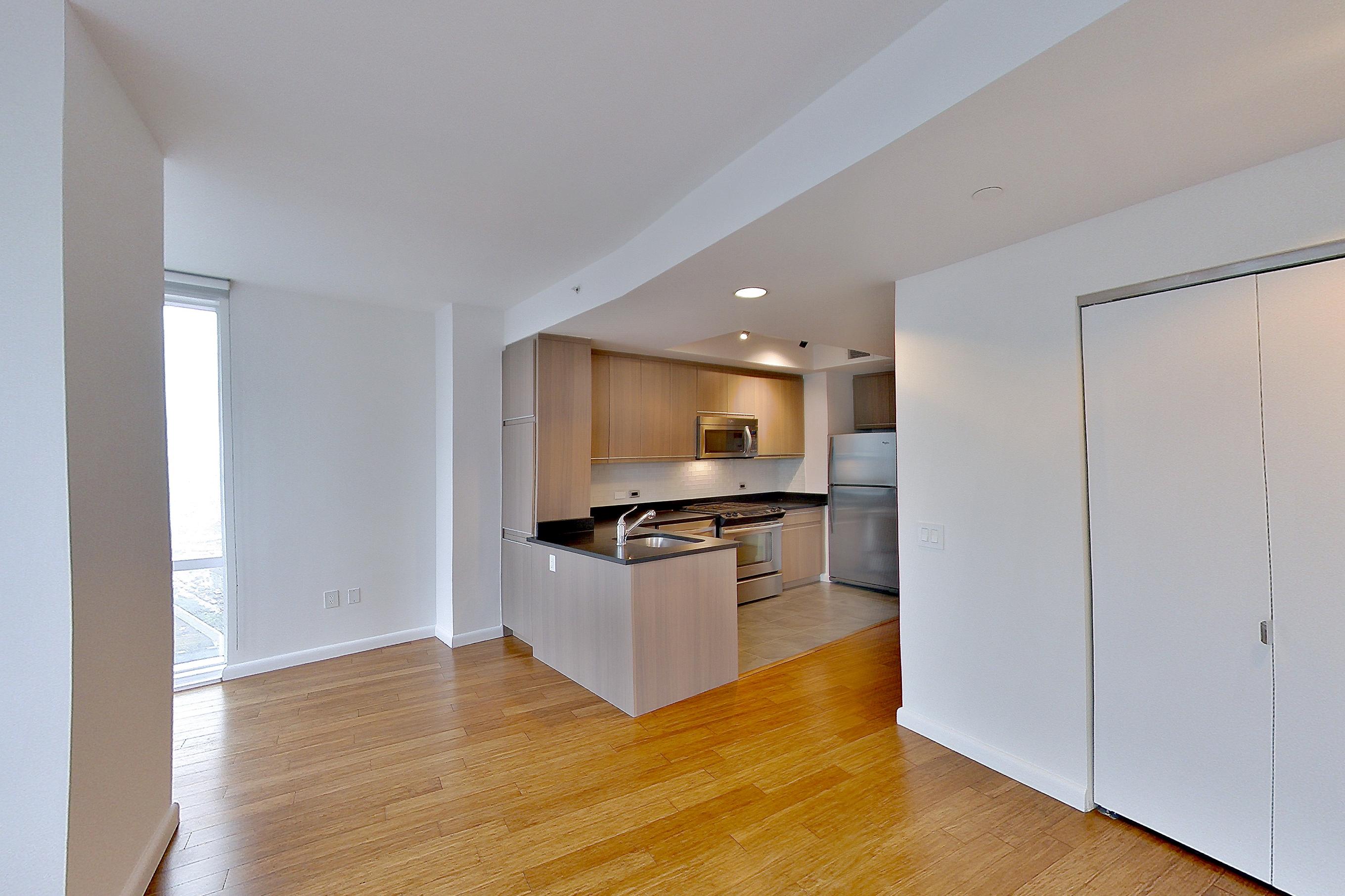 LIVING ROOM CENTER