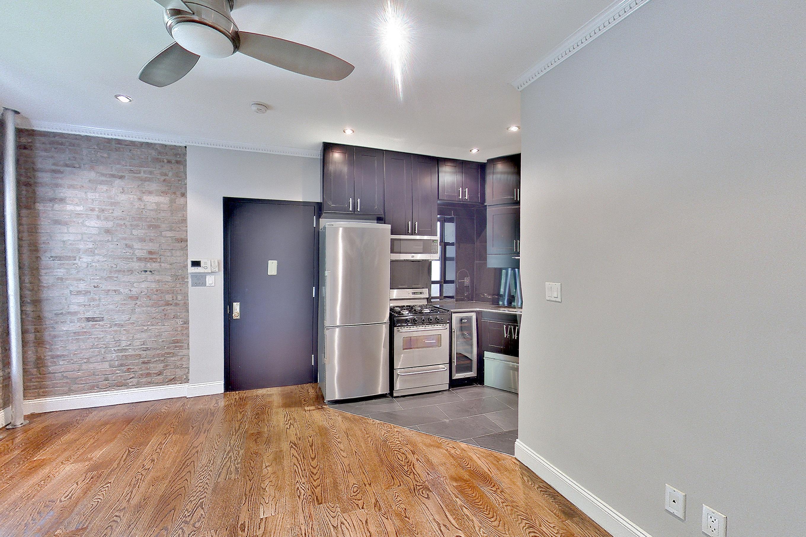 LIVING ROOM CLOSET