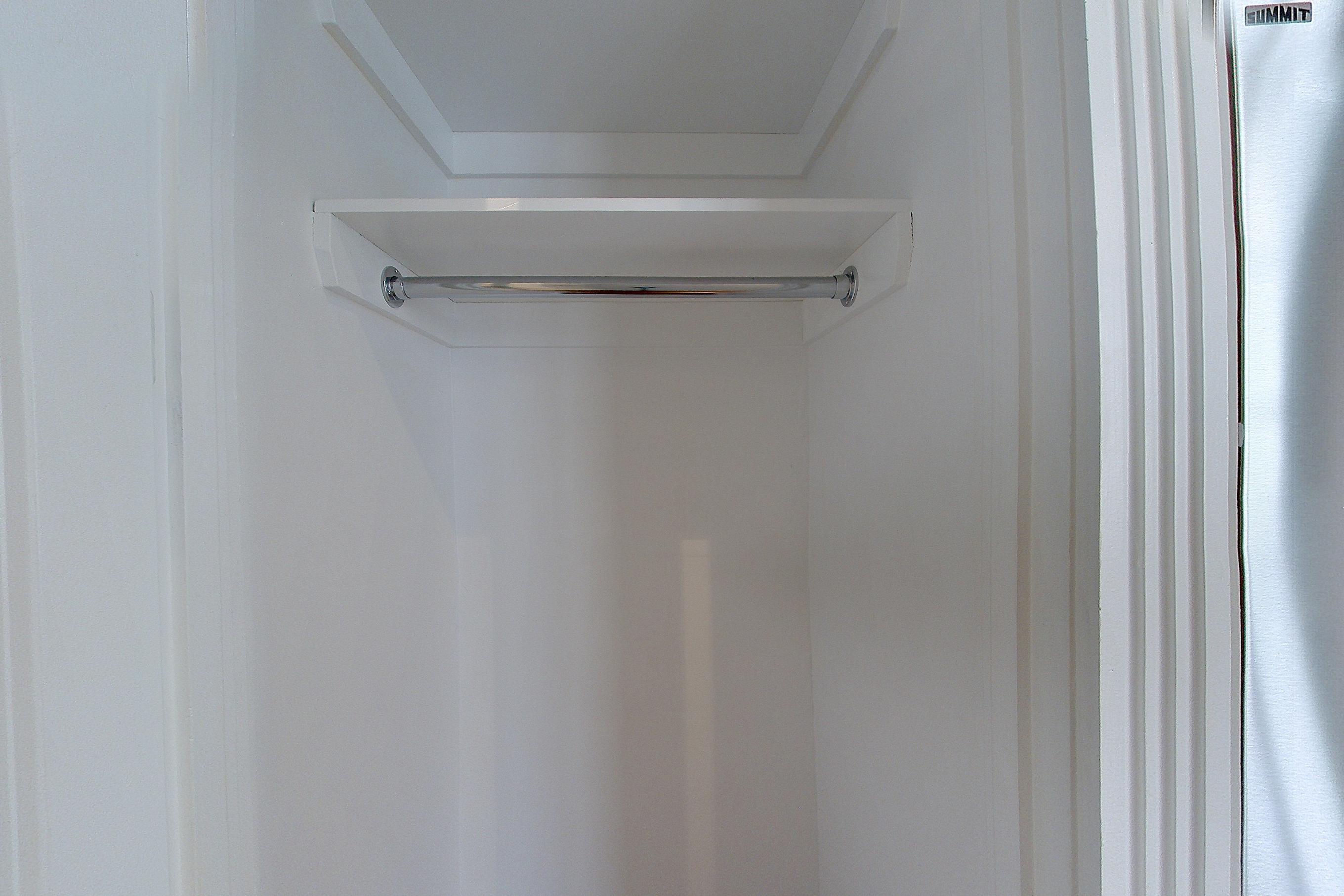 KITCHEN CLOSET