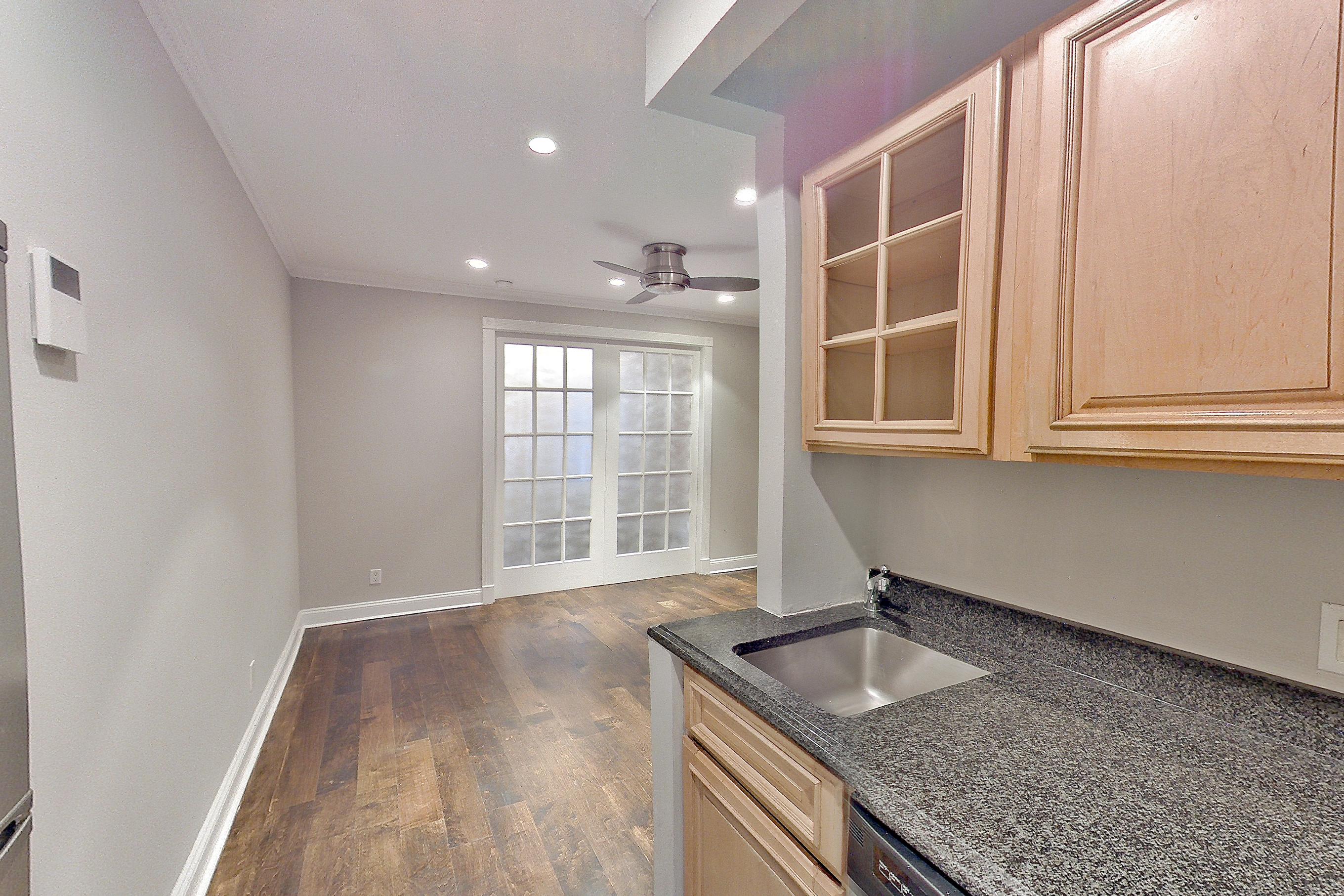 KITCHEN CLOSET