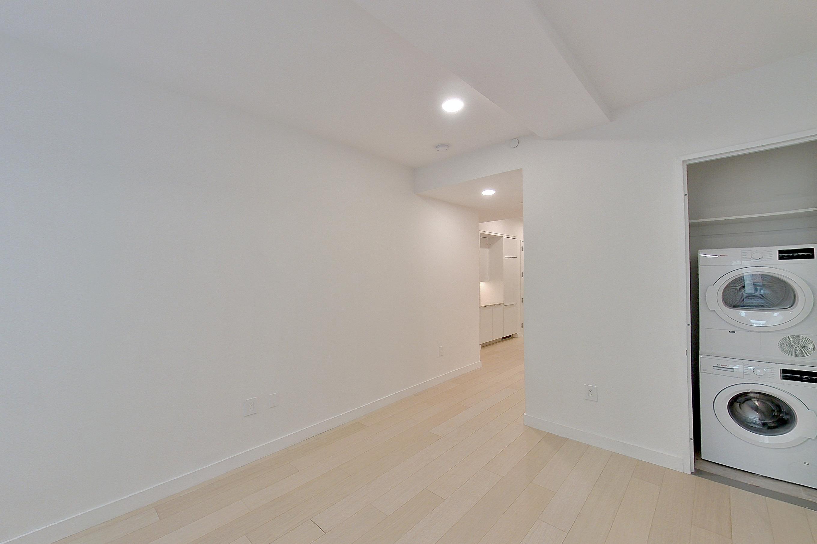 LIVING SPACE CORNER