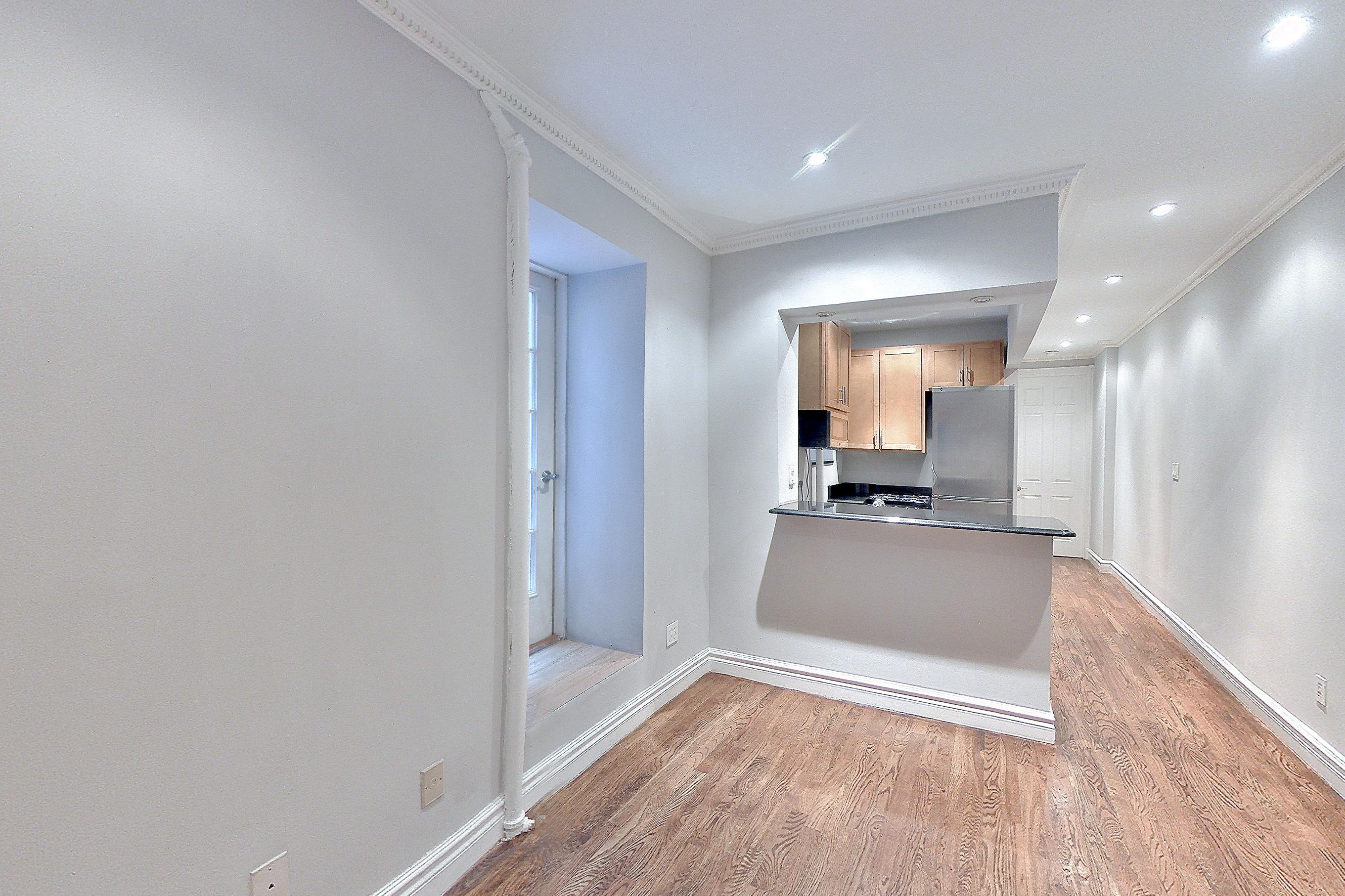 LIVING ROOM CLOSET