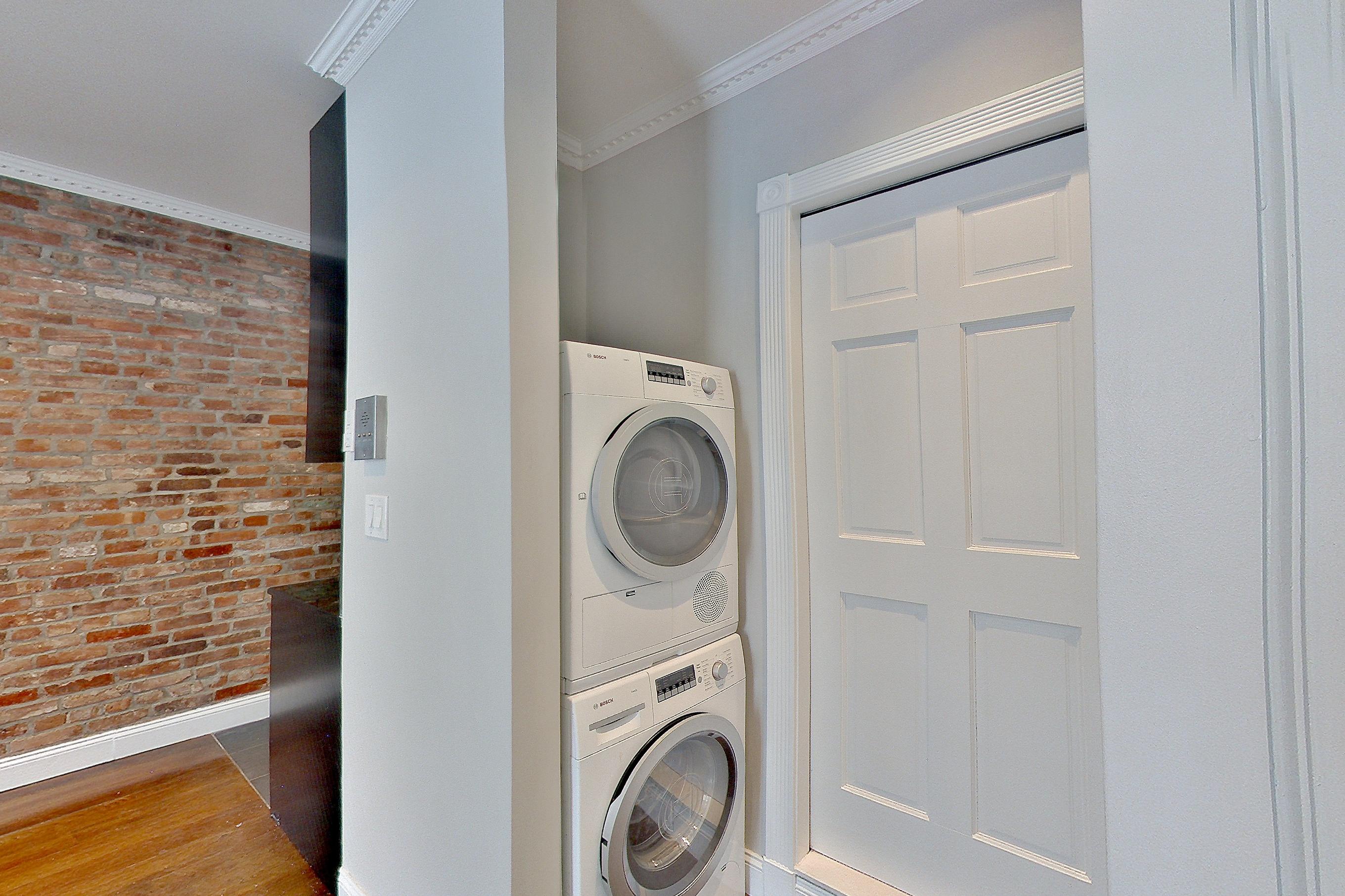 LIVING ROOM CLOSET