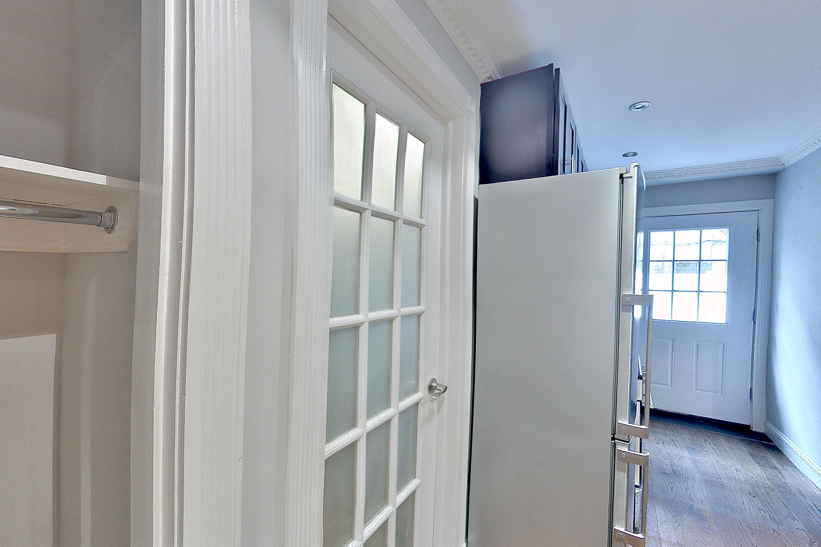 LIVING ROOM CLOSET