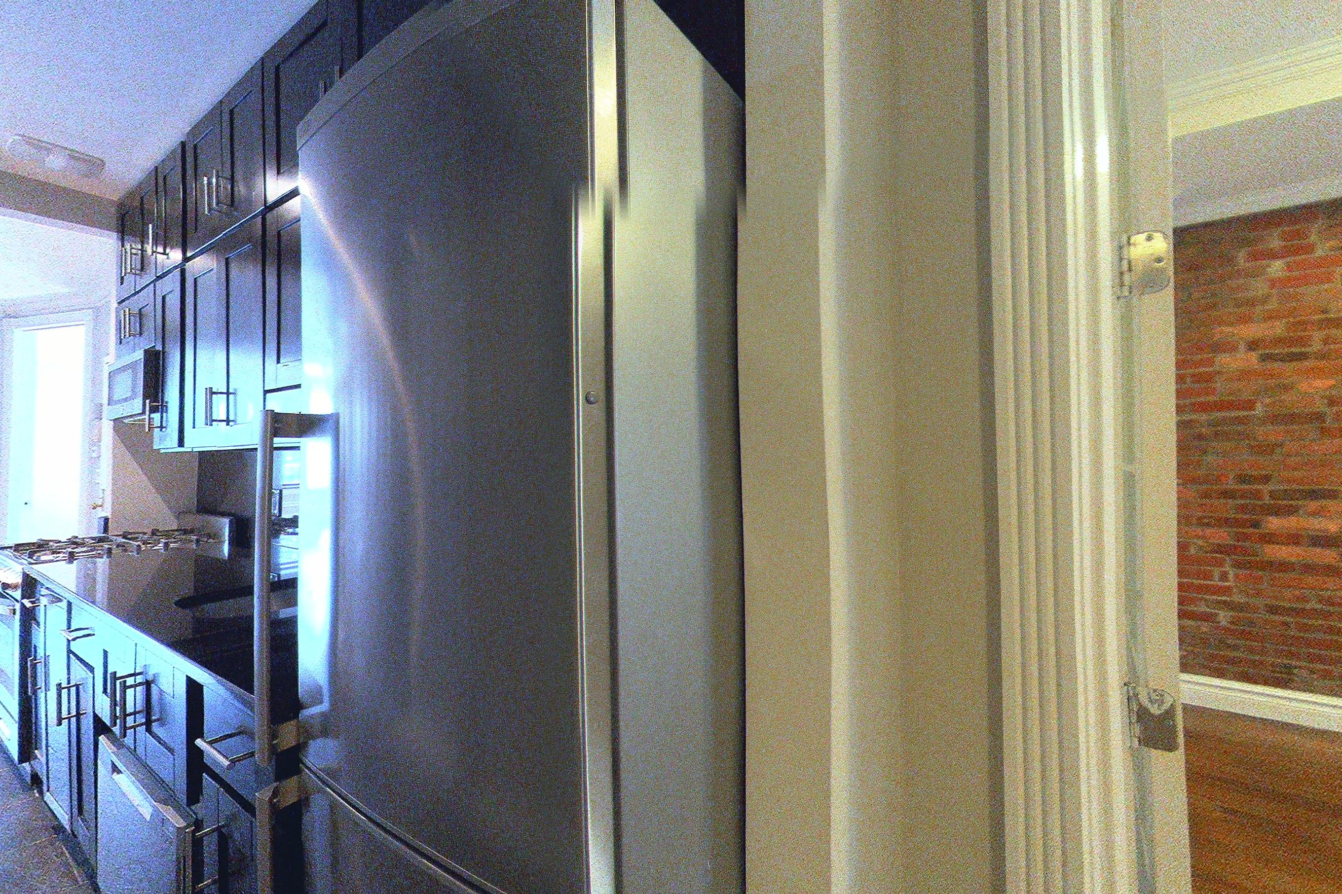 KITCHEN OPPOSITE CORNER