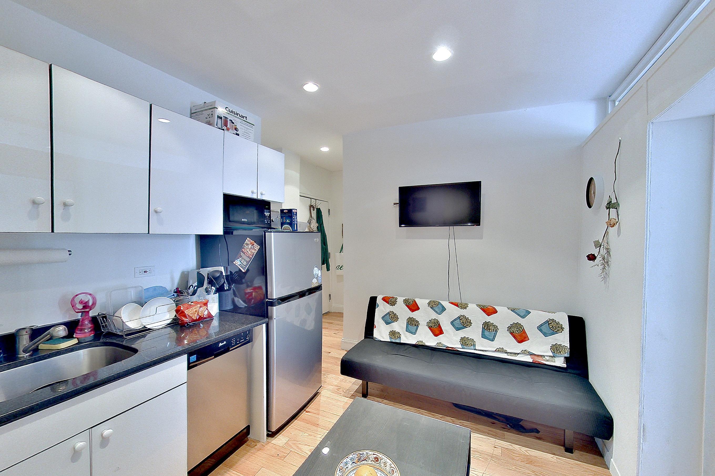 LIVING ROOM CORNER