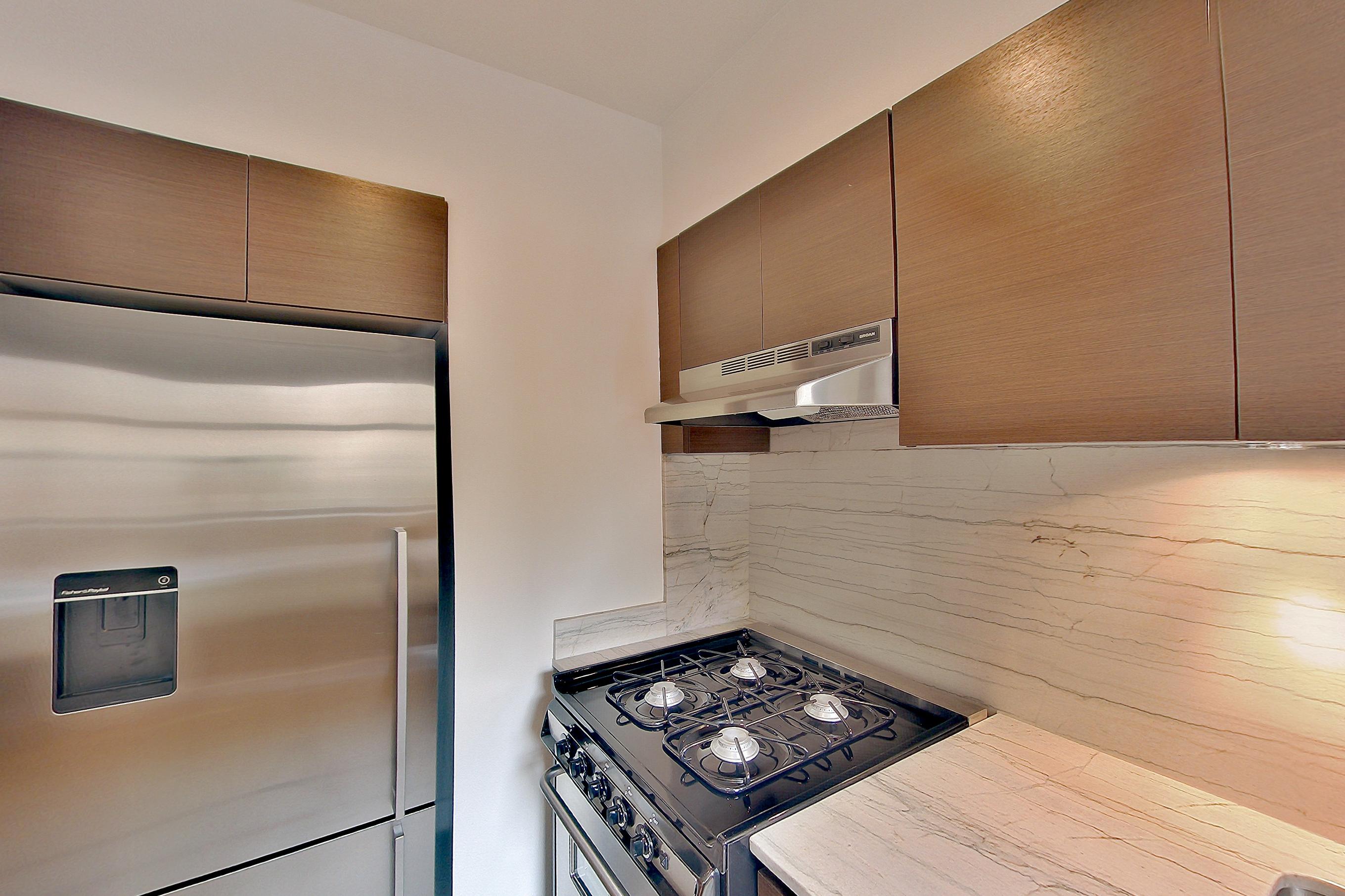 KITCHEN CLOSEUP