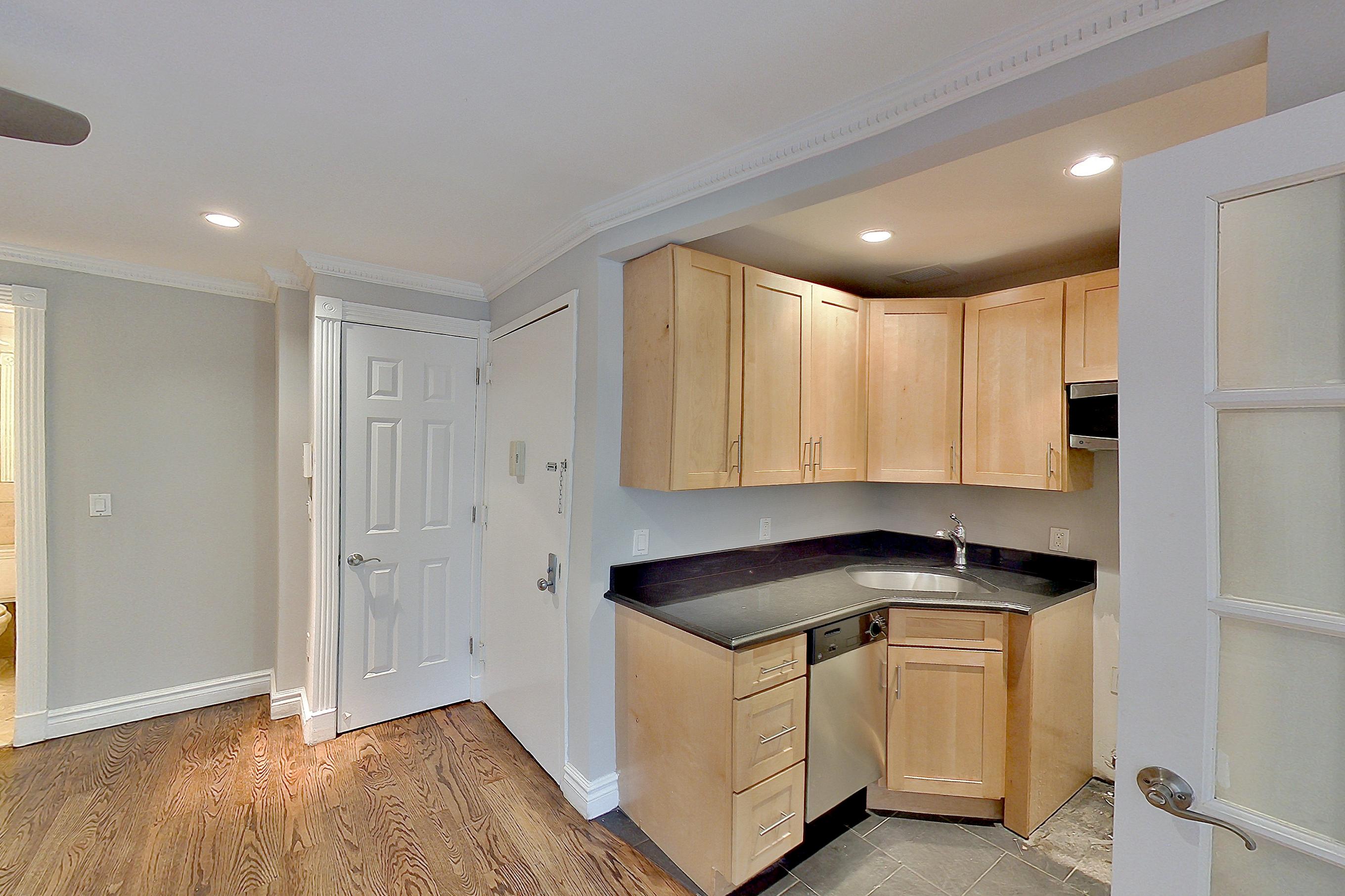 LIVING ROOM CLOSET