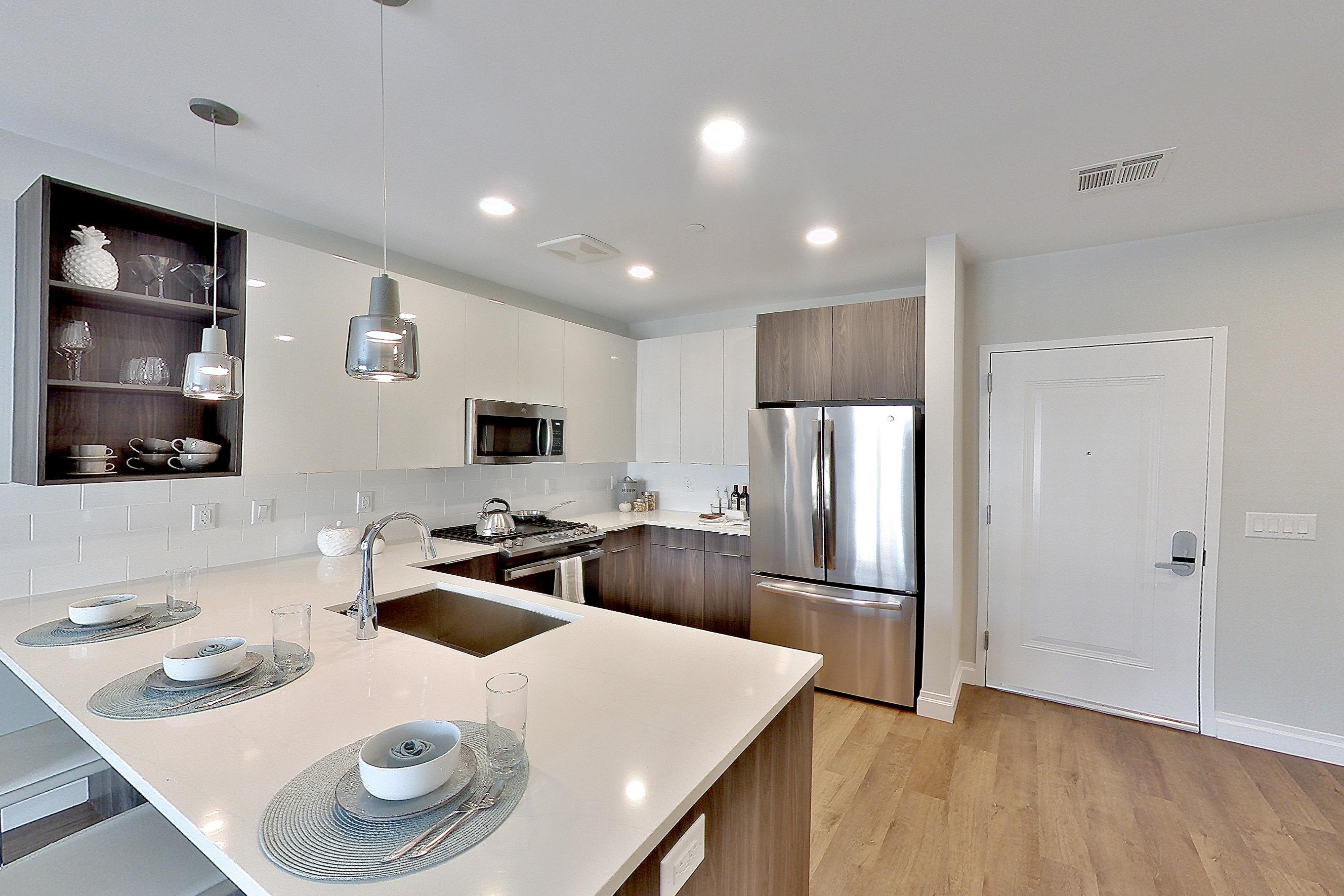 DINING COUNTER